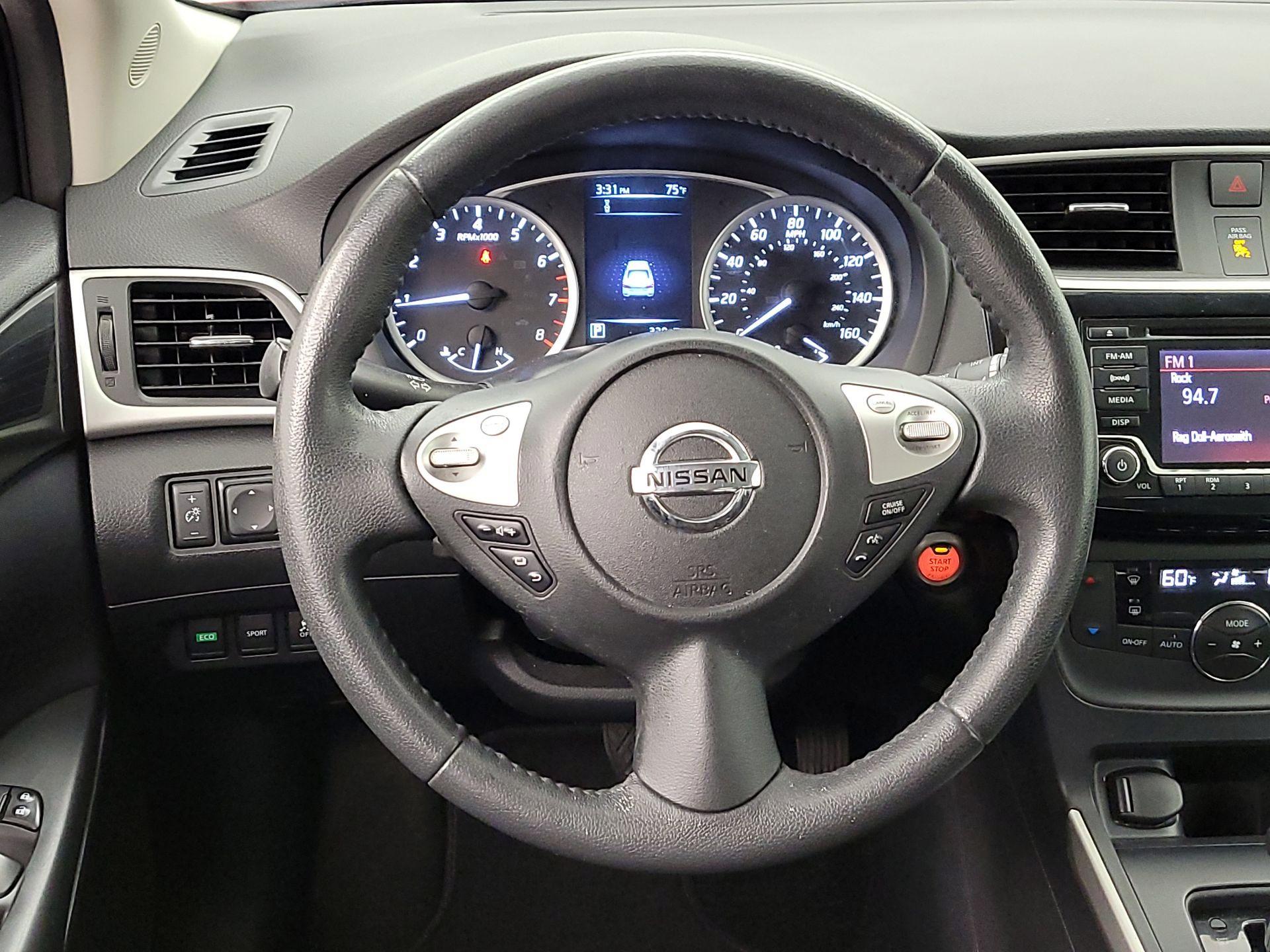 Thumbnail: 2018 Nissan Sentra - 10
