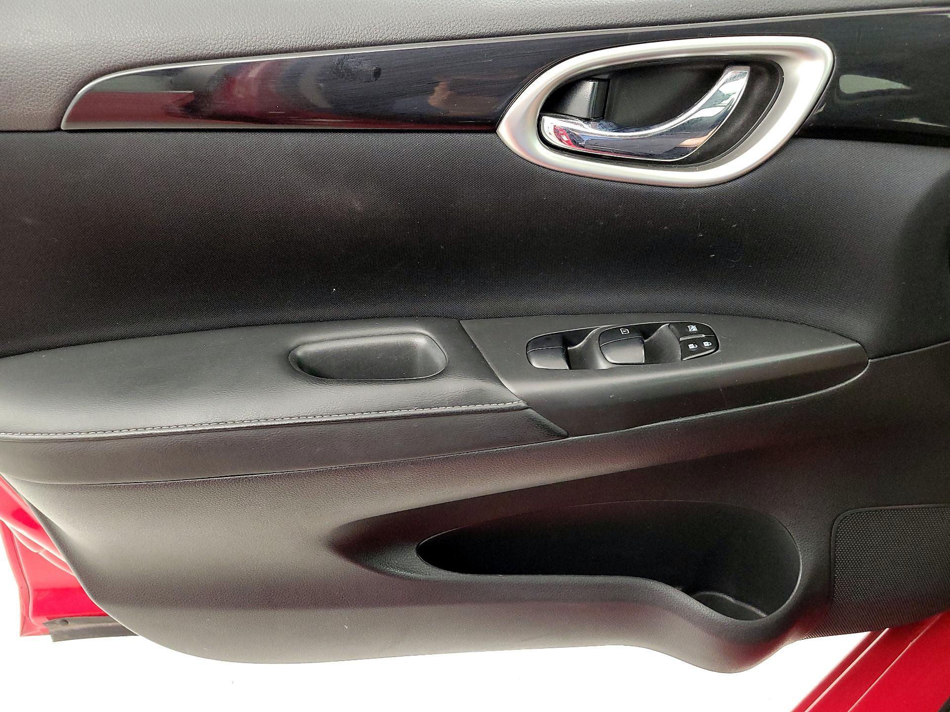 Thumbnail: 2018 Nissan Sentra - 12