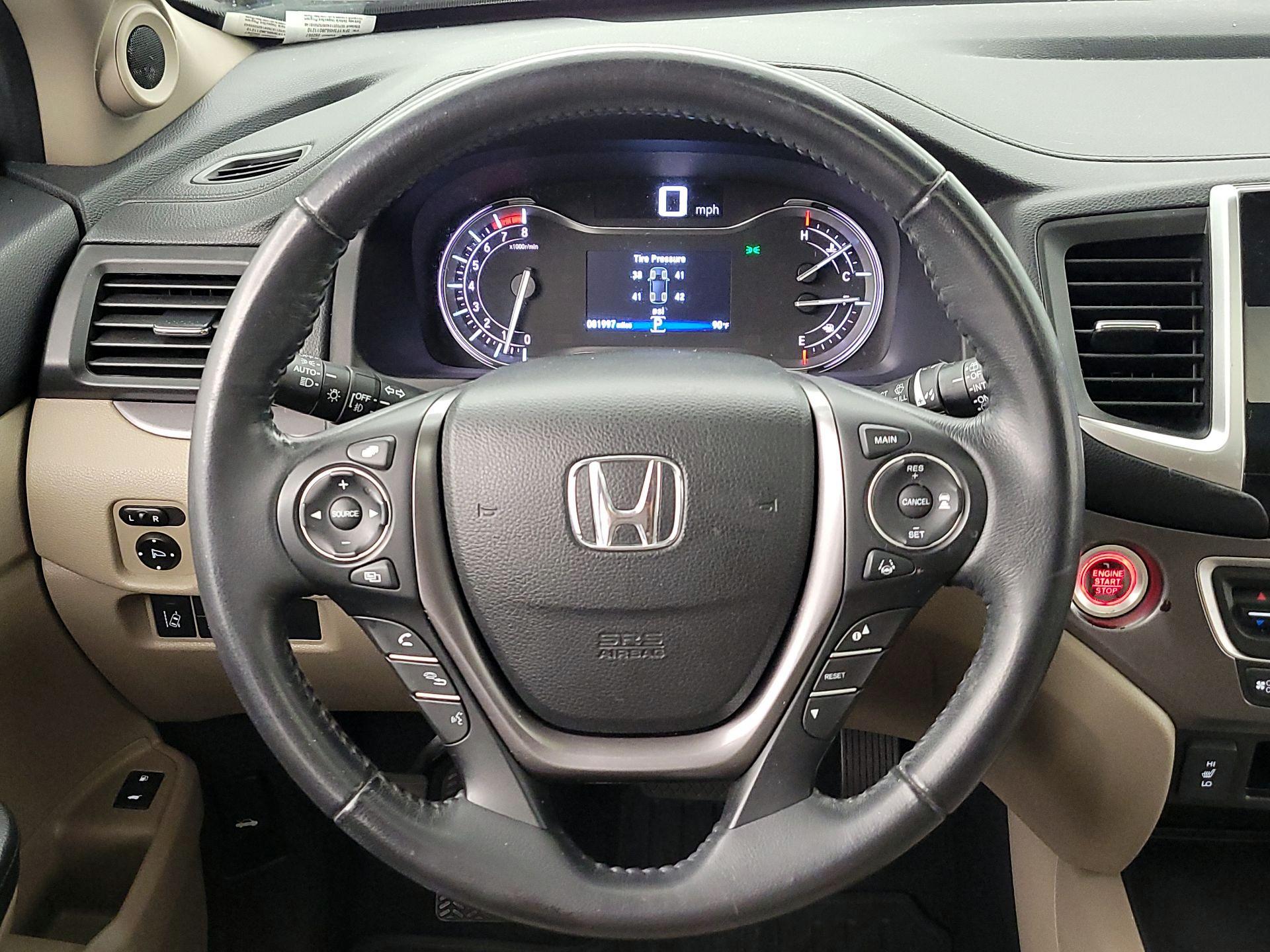 Thumbnail: 2018 Honda Pilot - 10