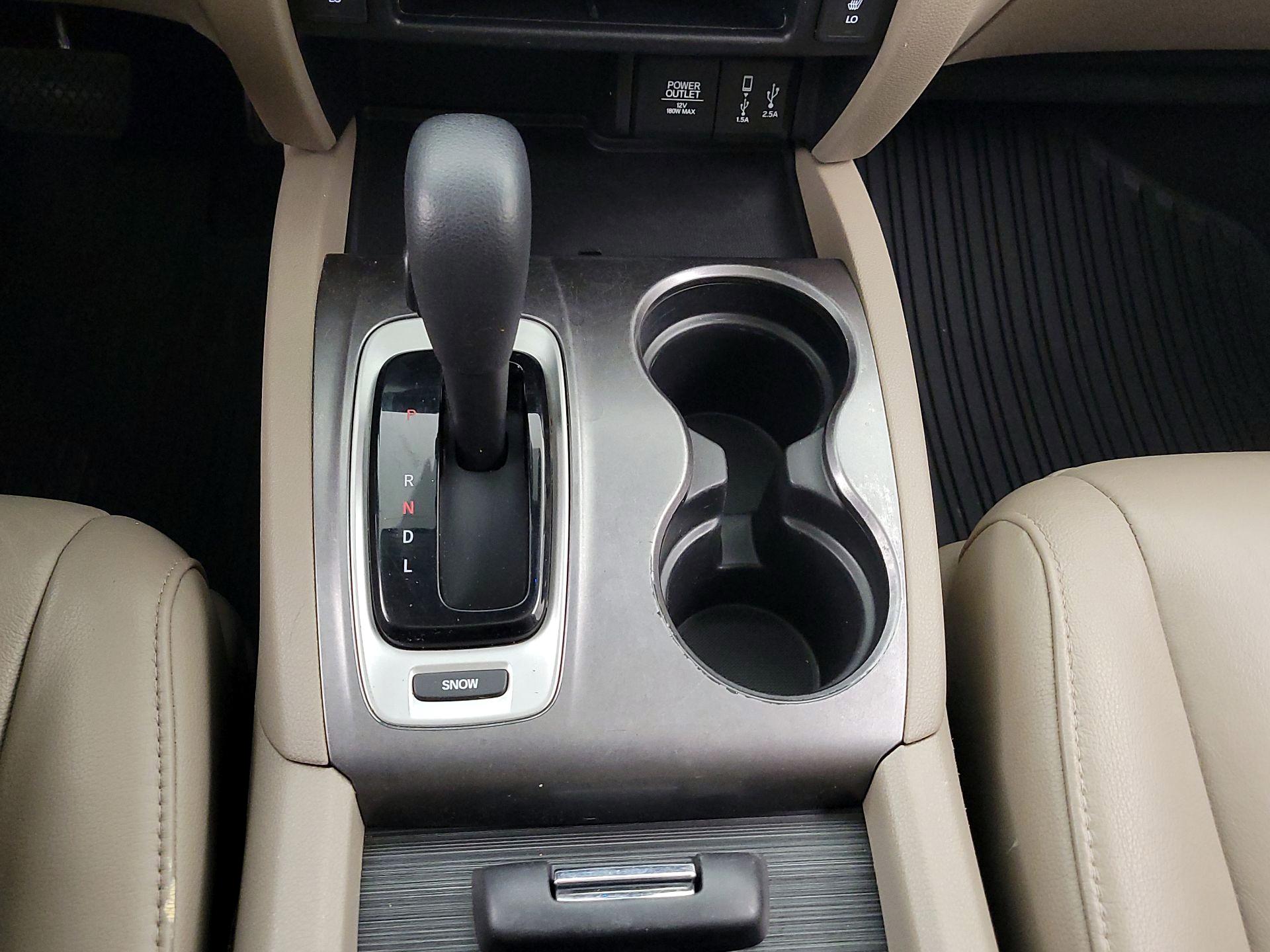 Thumbnail: 2018 Honda Pilot - 17