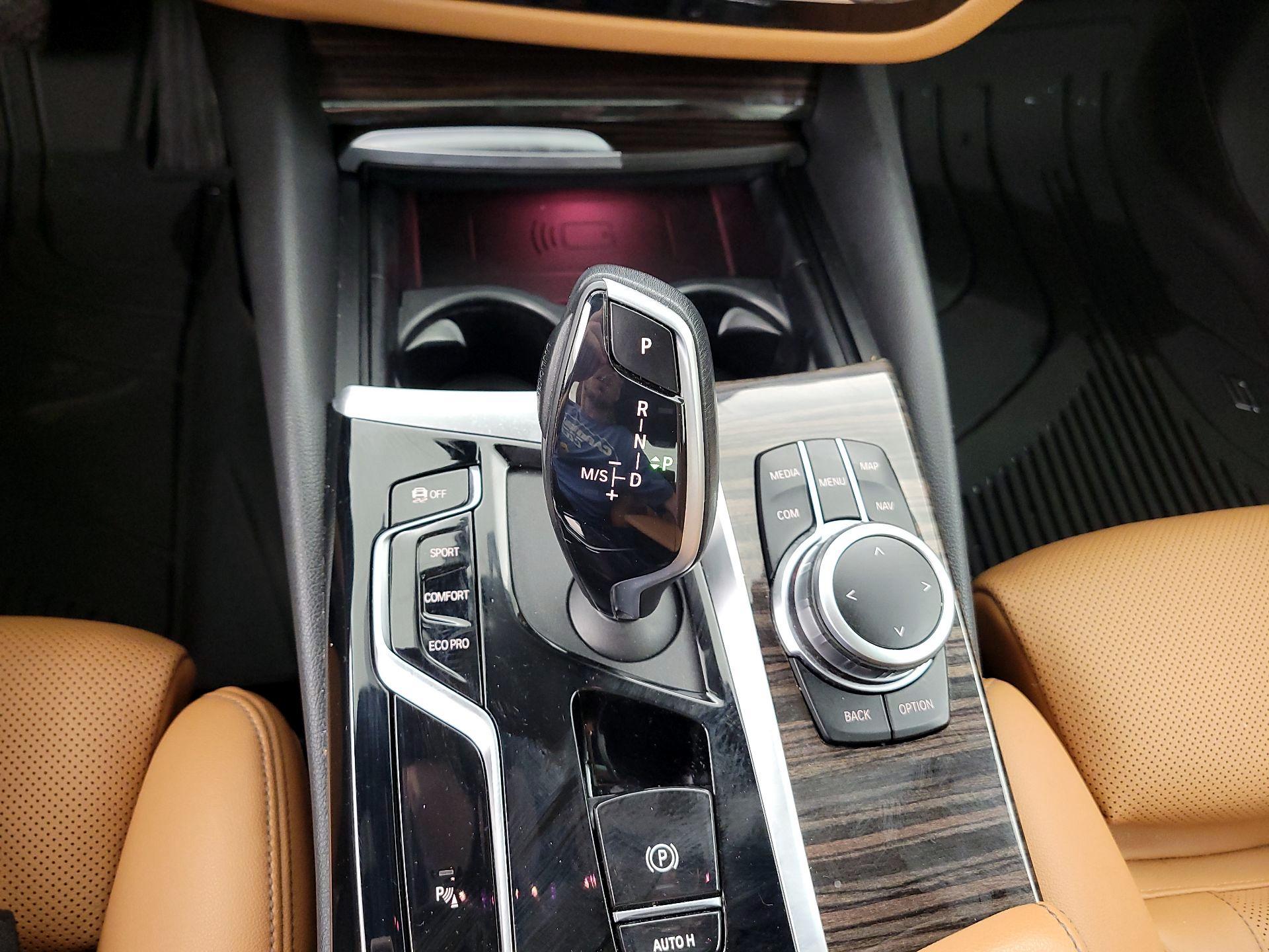 Thumbnail: 2022 BMW 5 Series - 18