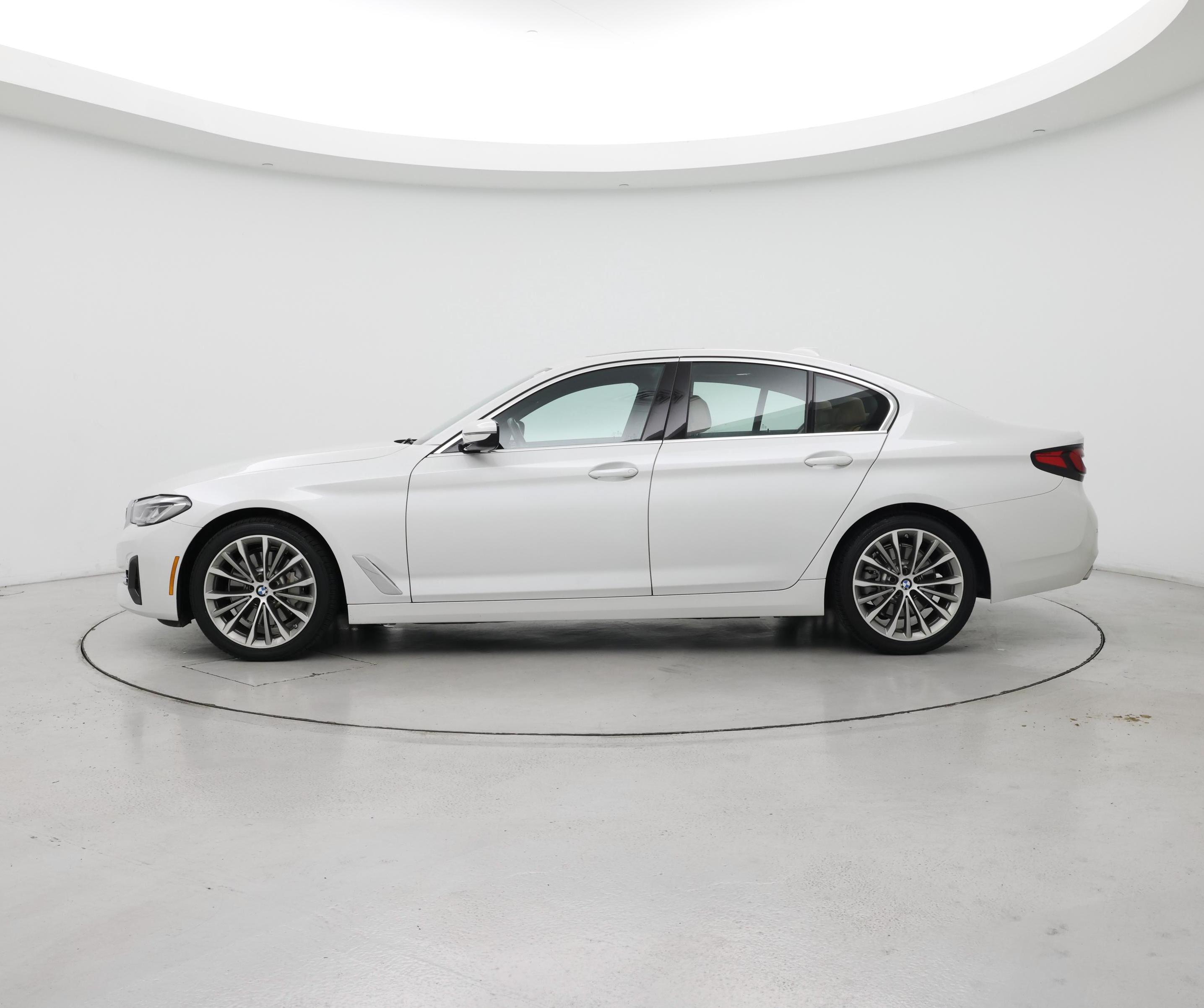 Thumbnail: 2022 BMW 5 Series - 3
