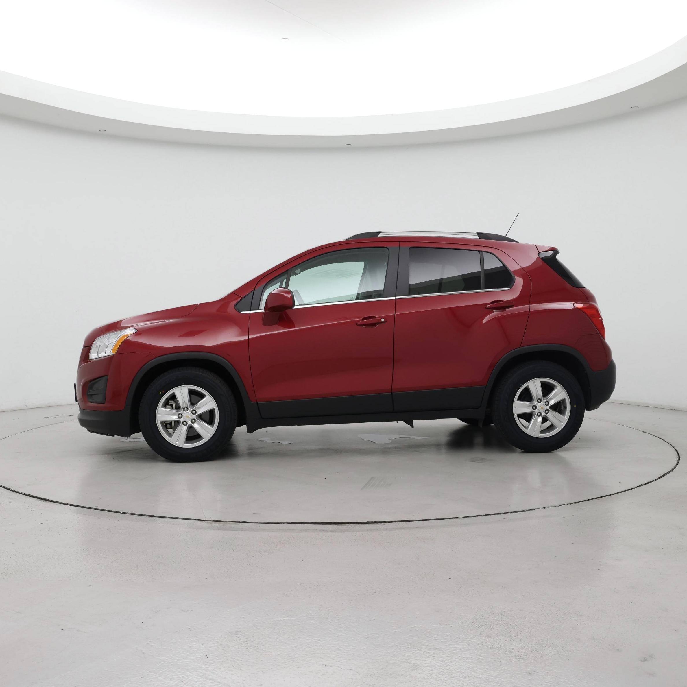 Thumbnail: 2015 Chevrolet Trax - 3
