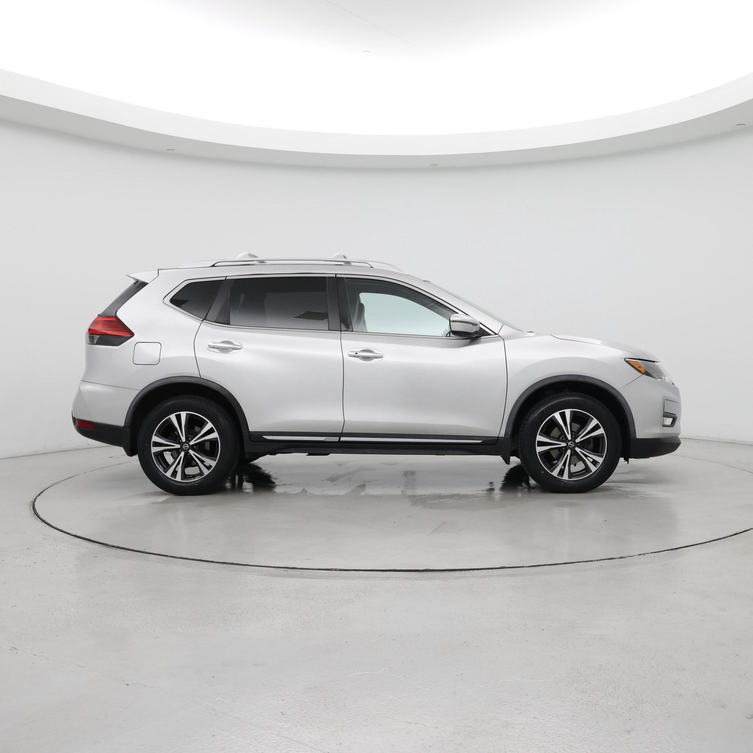 Thumbnail: 2017 Nissan Rogue - 7