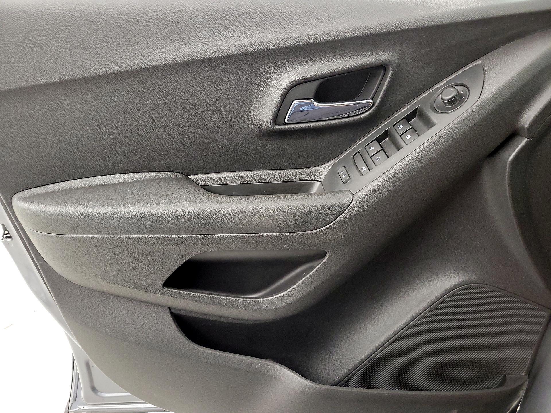 Thumbnail: 2020 Chevrolet Trax - 12