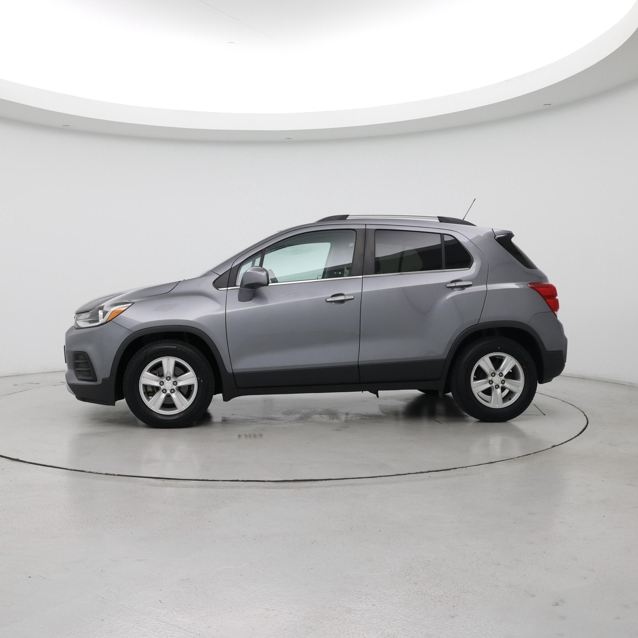 Thumbnail: 2020 Chevrolet Trax - 3
