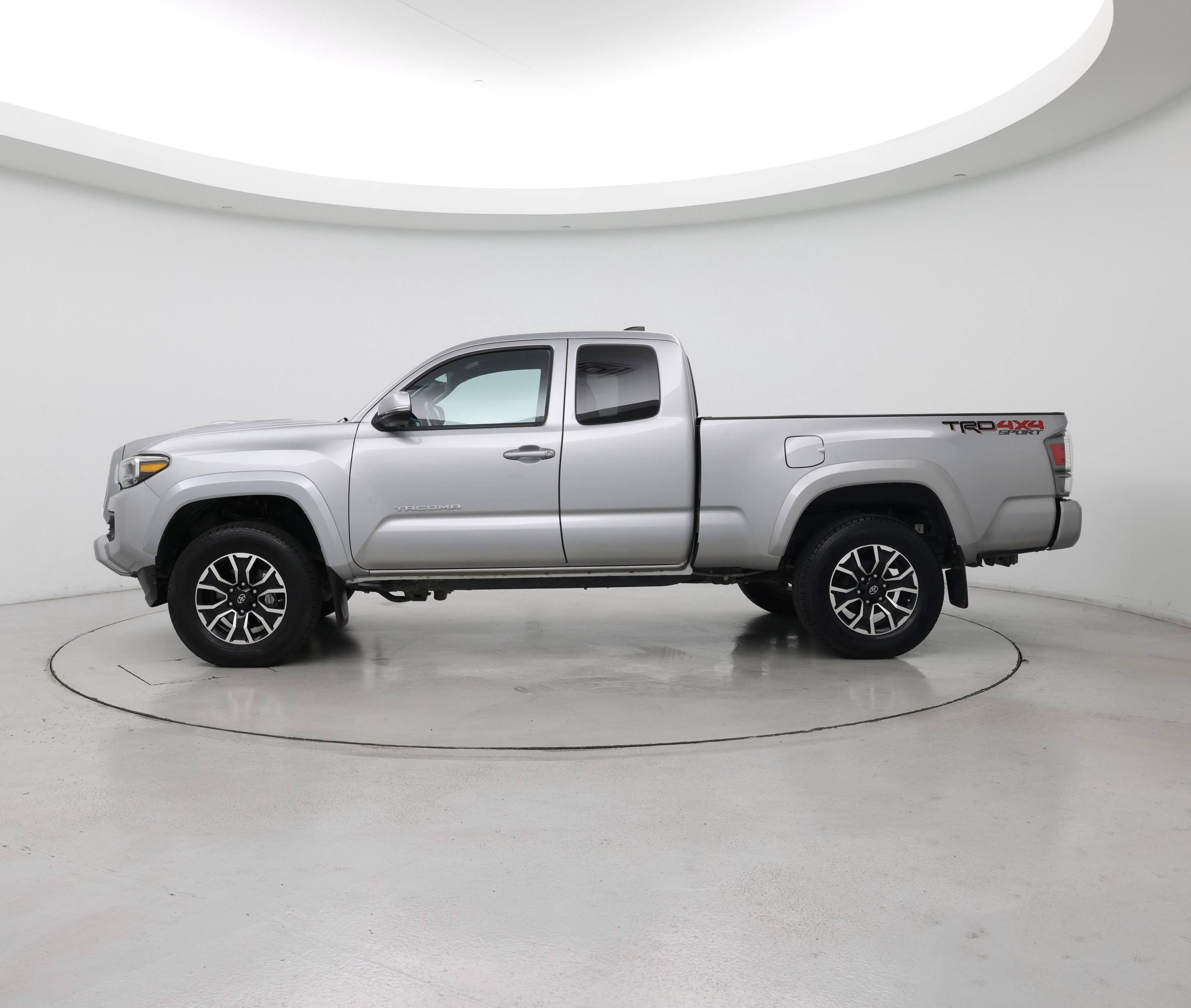Thumbnail: 2020 Toyota Tacoma - 3