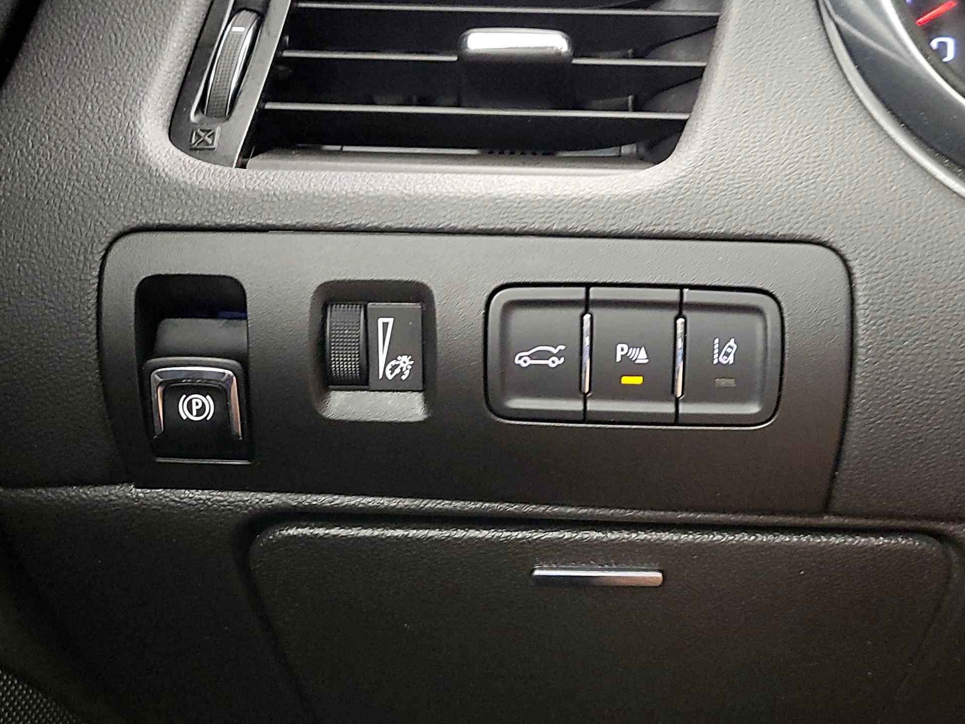 Thumbnail: 2015 Chevrolet Impala - 13