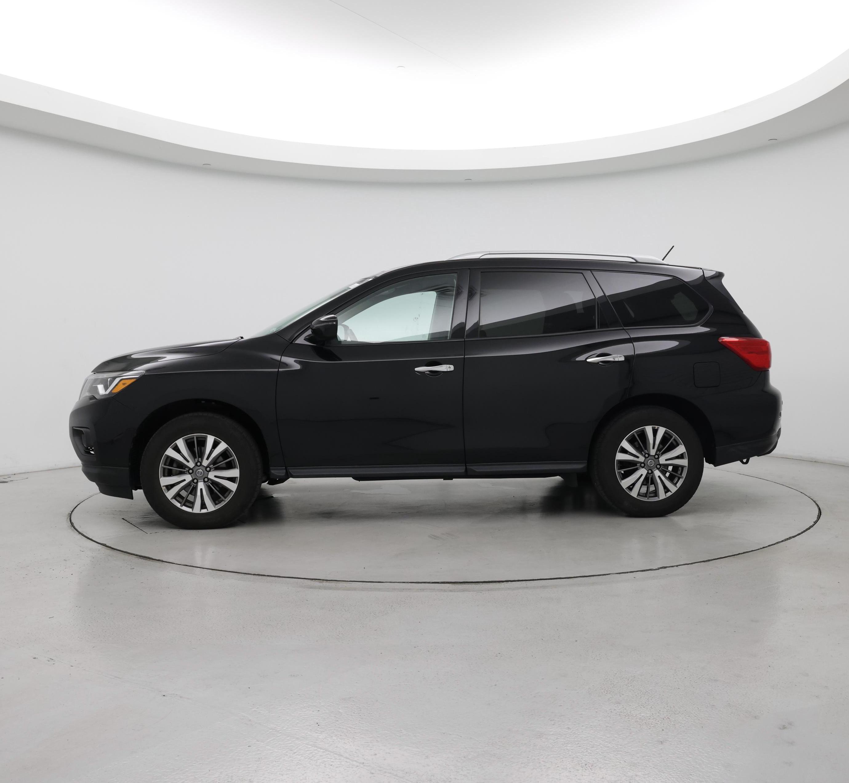Thumbnail: 2018 Nissan Pathfinder - 3