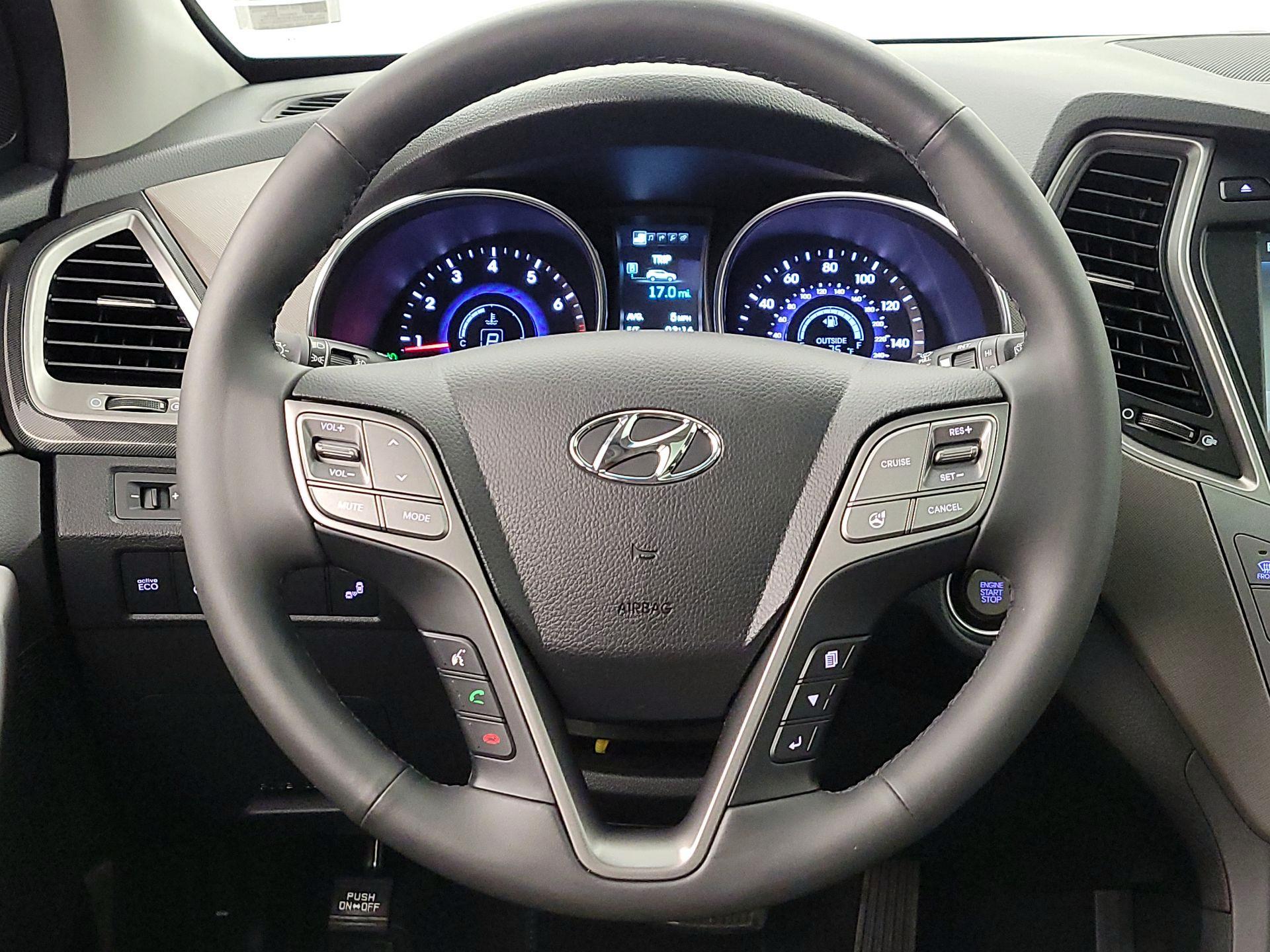 Thumbnail: 2015 Hyundai Santa Fe - 10