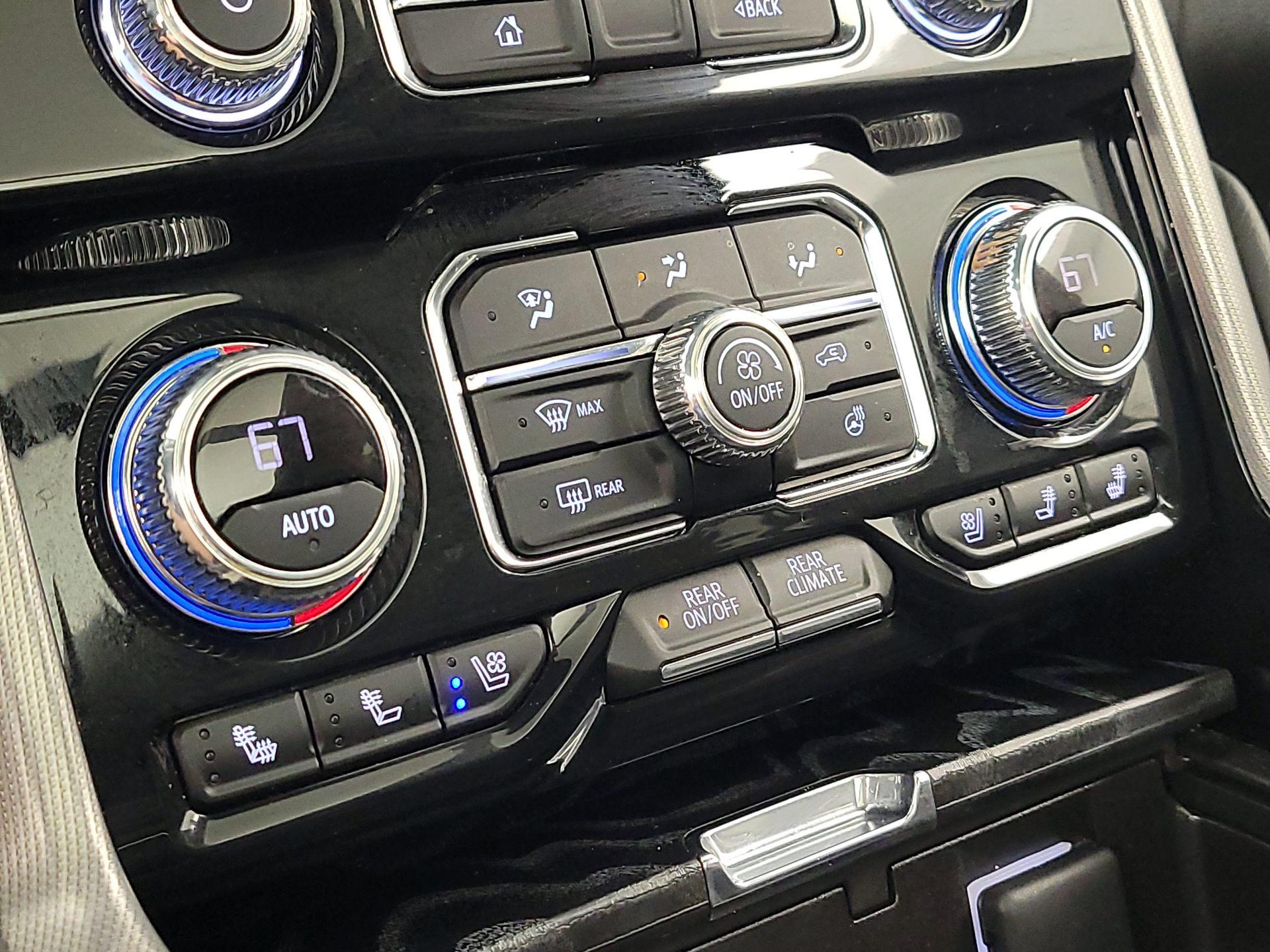 Thumbnail: 2023 GMC Yukon XL - 16
