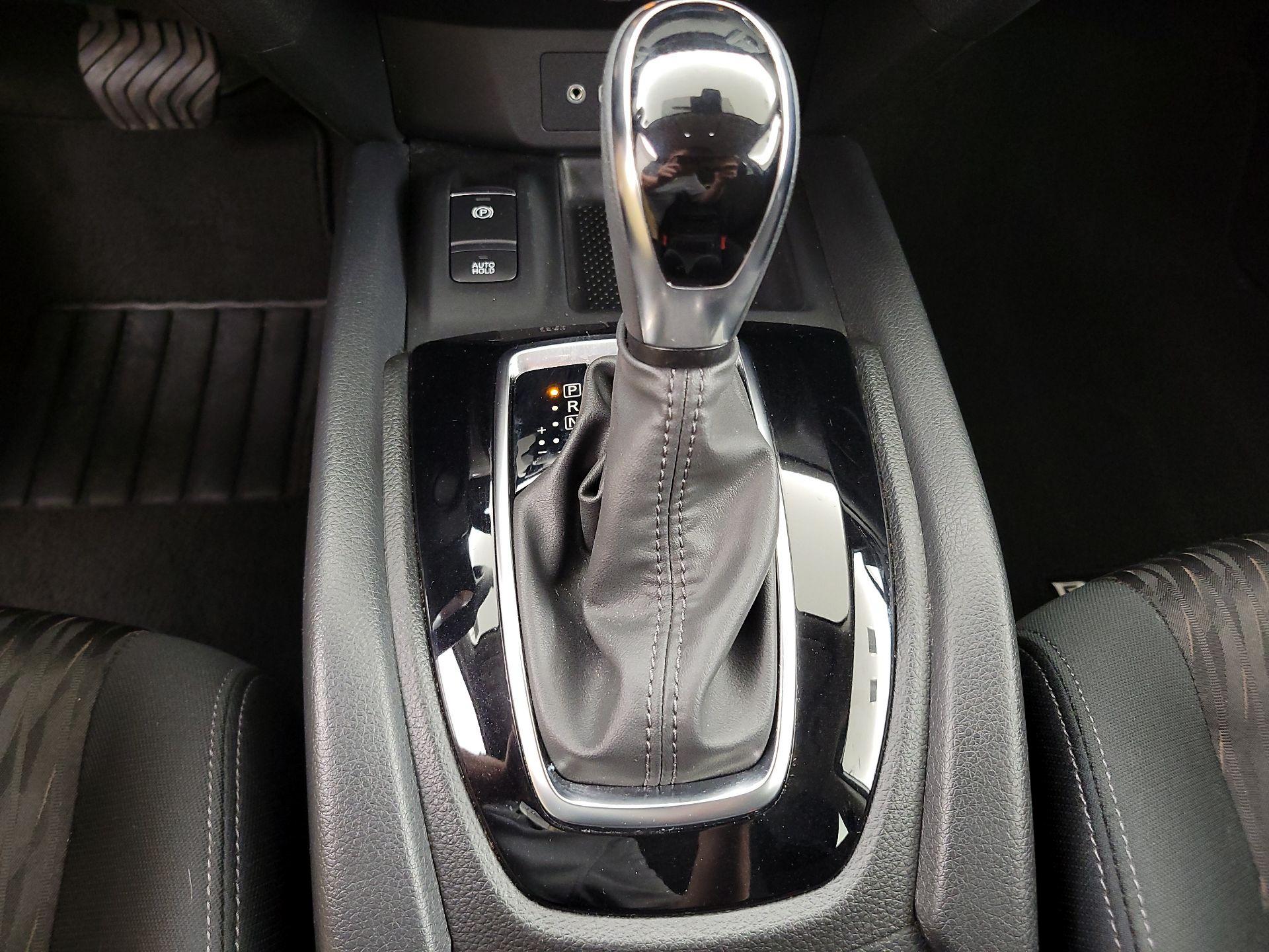 Thumbnail: 2020 Nissan Rogue - 18