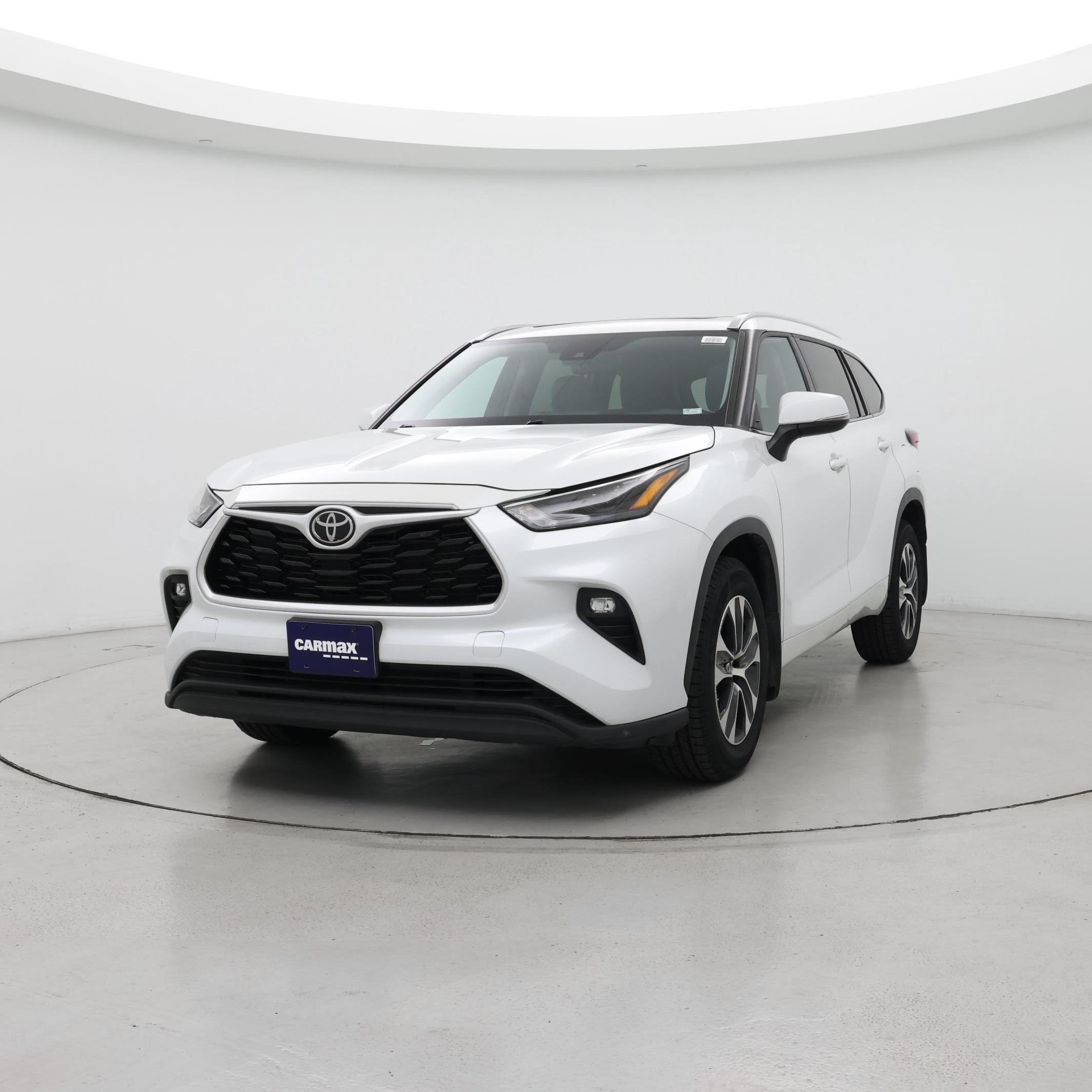Thumbnail: 2022 Toyota Highlander - 4