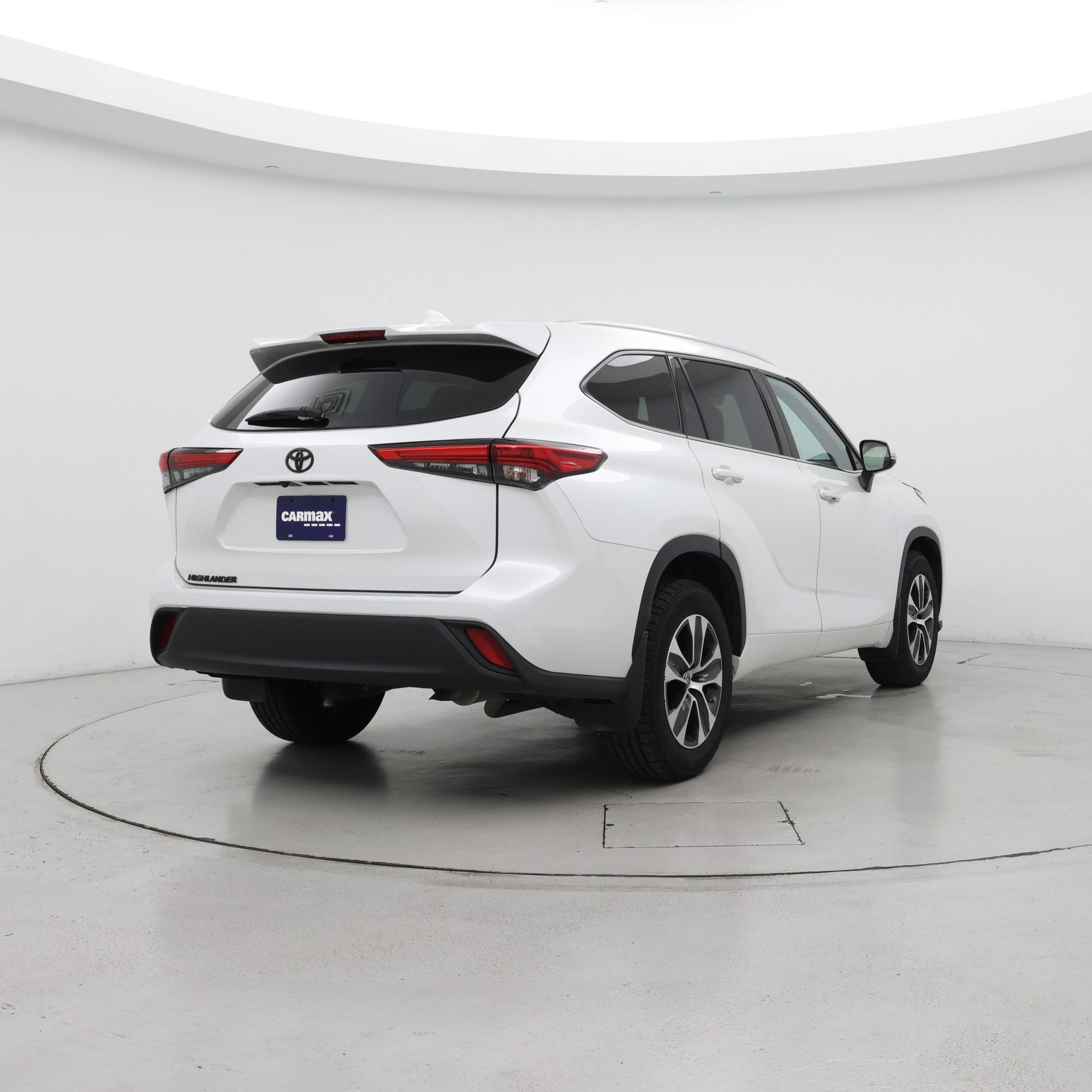 Thumbnail: 2022 Toyota Highlander - 8
