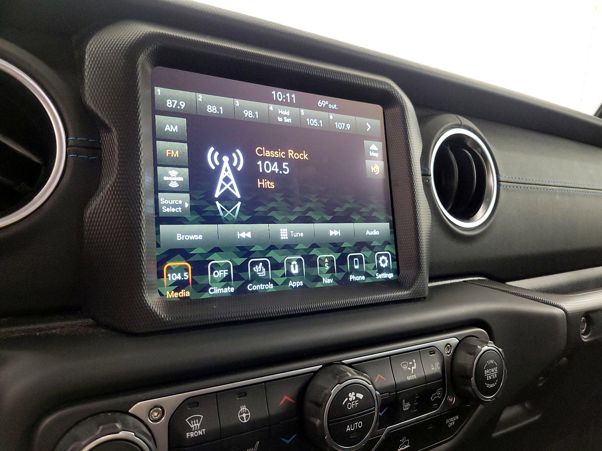 Thumbnail: 2021 Jeep Wrangler - 16