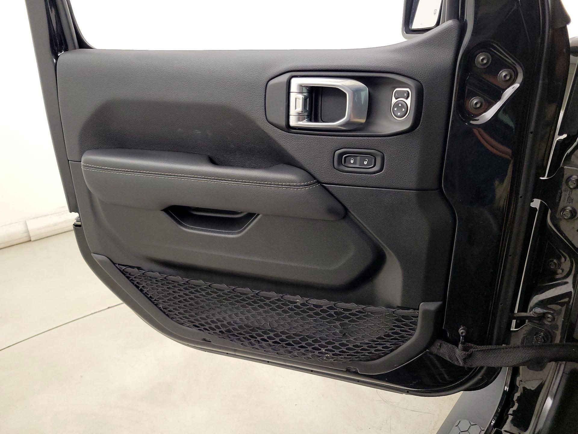 Thumbnail: 2022 Jeep Wrangler - 12