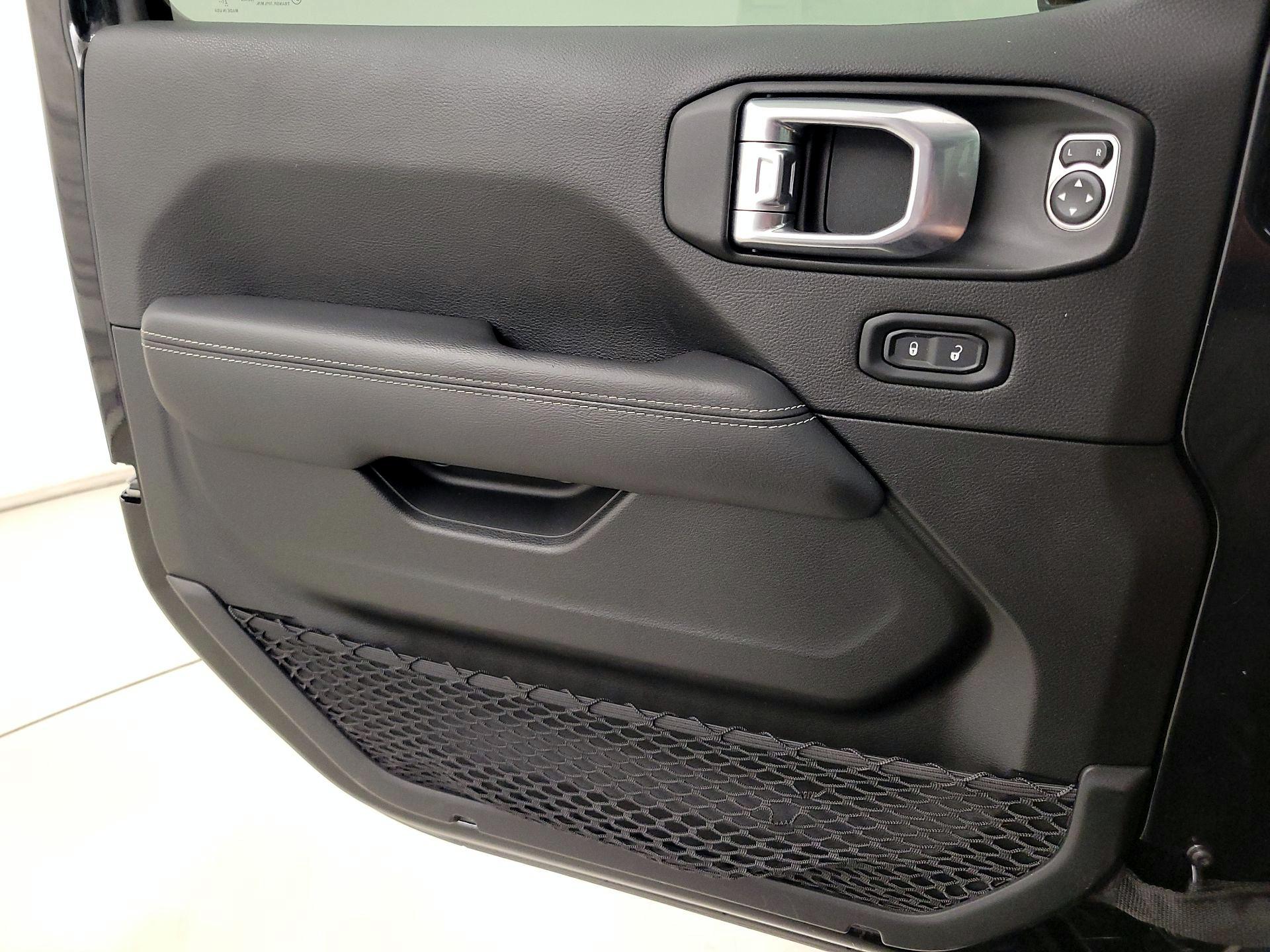 Thumbnail: 2021 Jeep Wrangler - 12