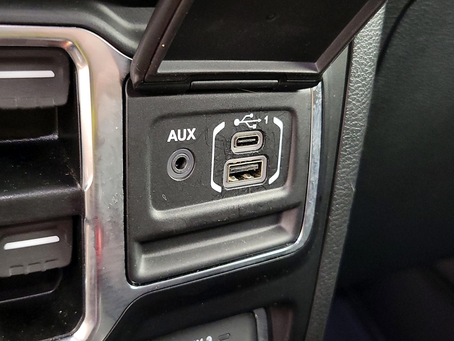 Thumbnail: 2022 Jeep Wrangler - 19