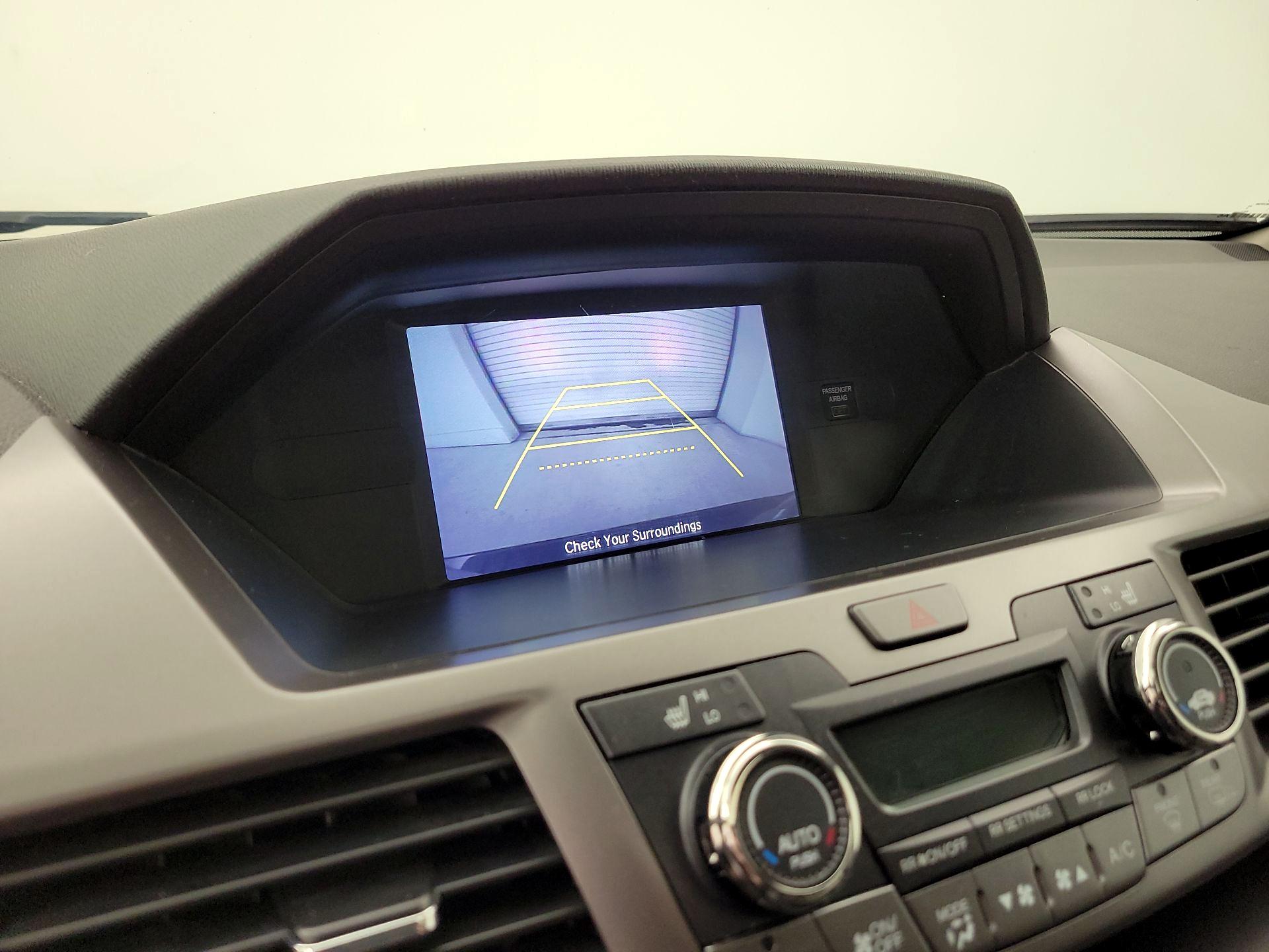 Thumbnail: 2015 Honda Odyssey - 14
