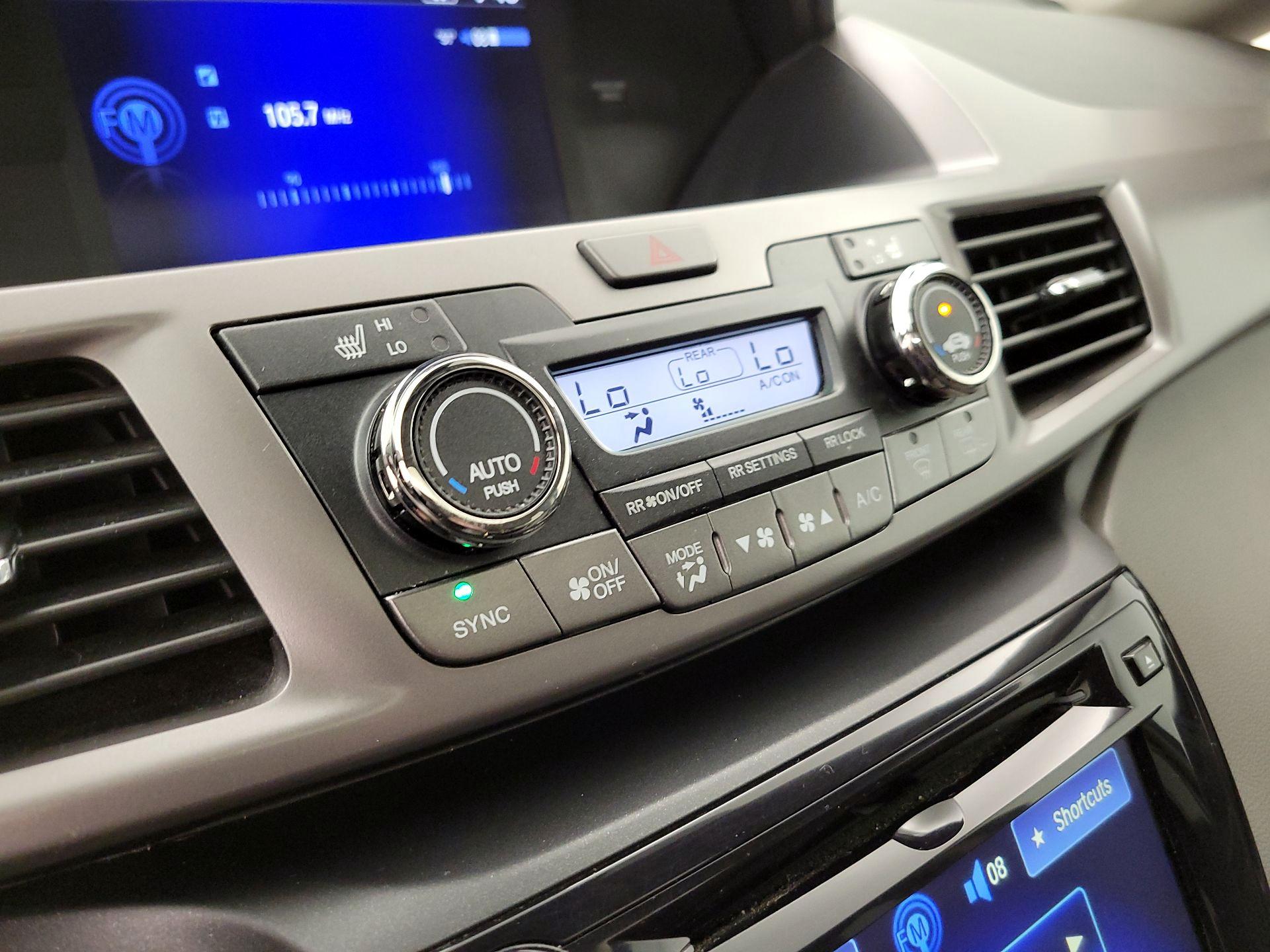 Thumbnail: 2015 Honda Odyssey - 16