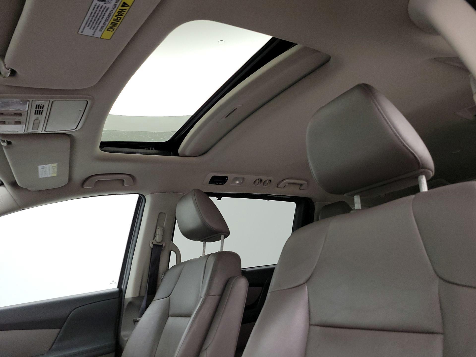 Thumbnail: 2015 Honda Odyssey - 19