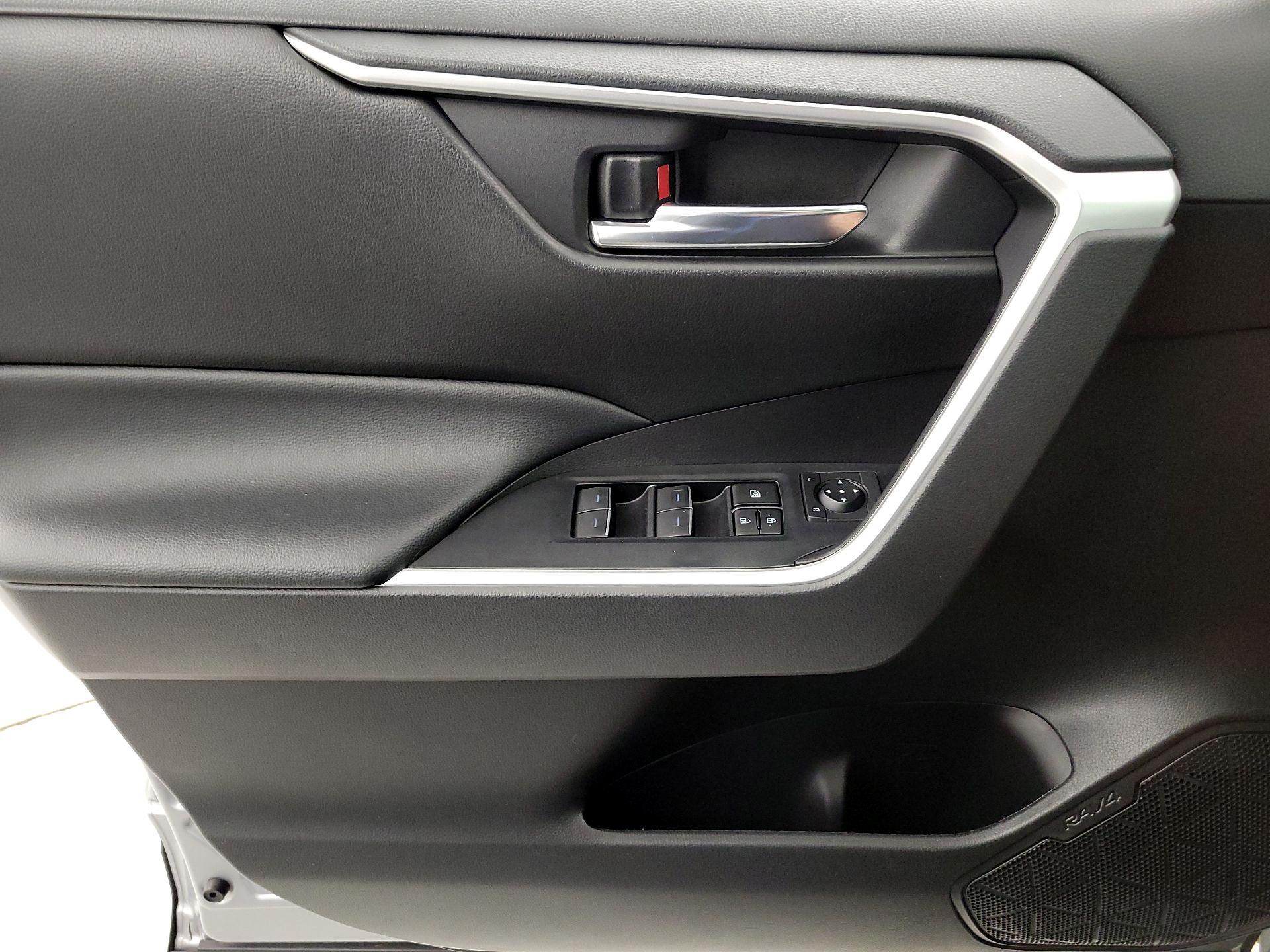 Thumbnail: 2024 Toyota RAV4 - 12