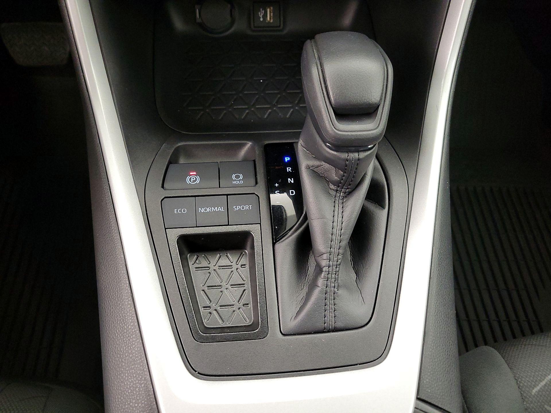 Thumbnail: 2024 Toyota RAV4 - 17