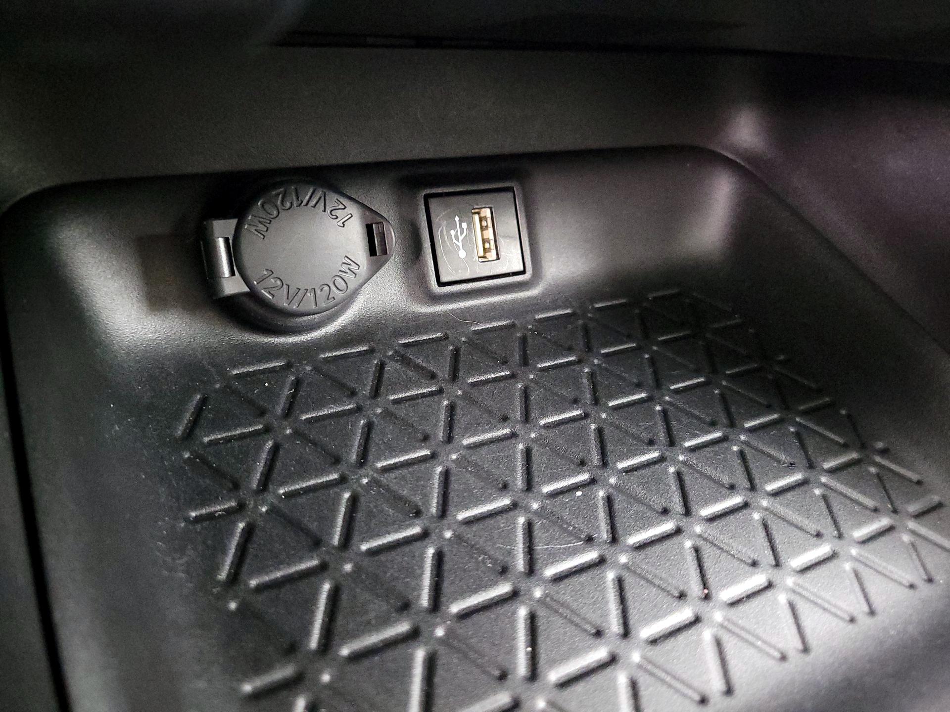 Thumbnail: 2024 Toyota RAV4 - 18