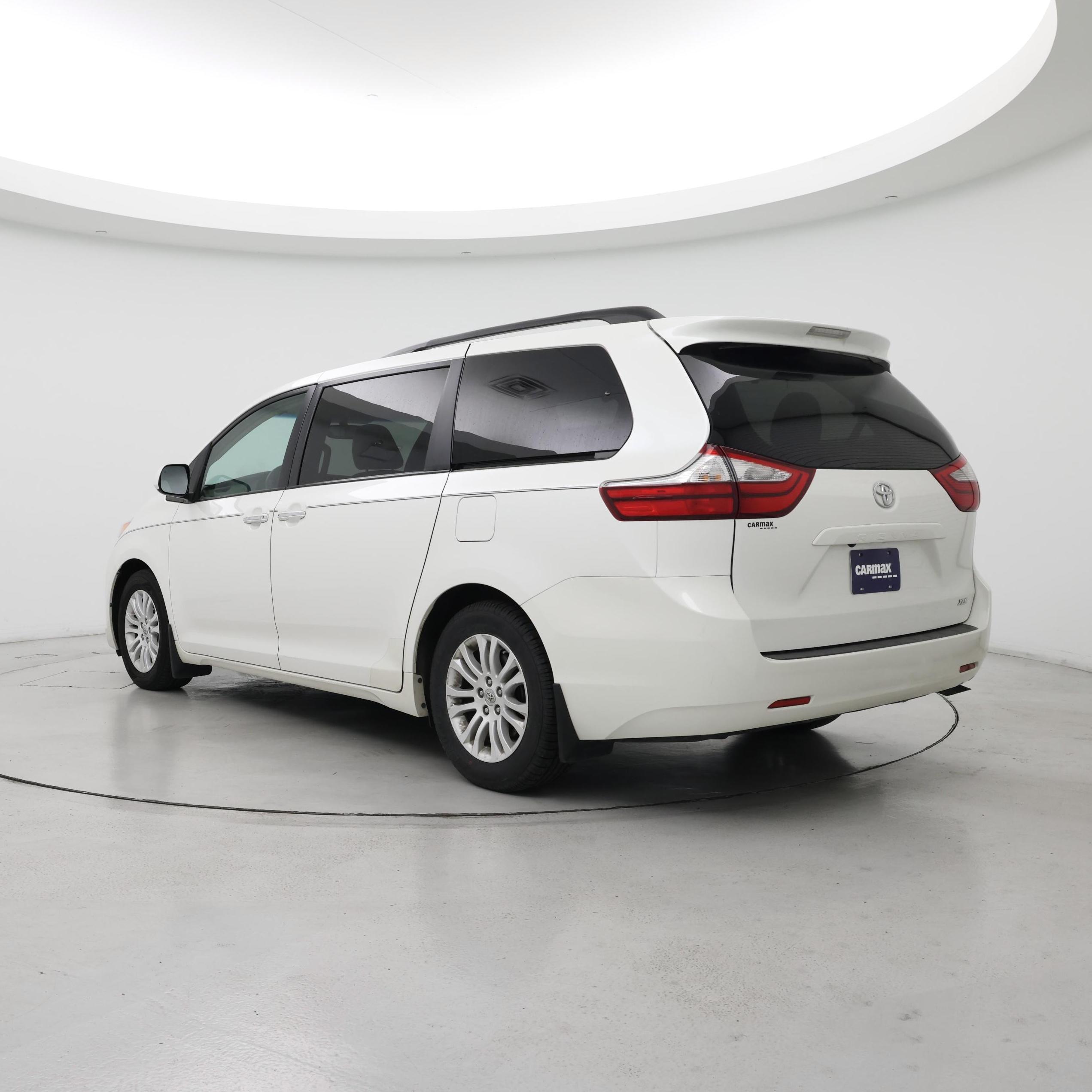 Thumbnail: 2015 Toyota Sienna - 2