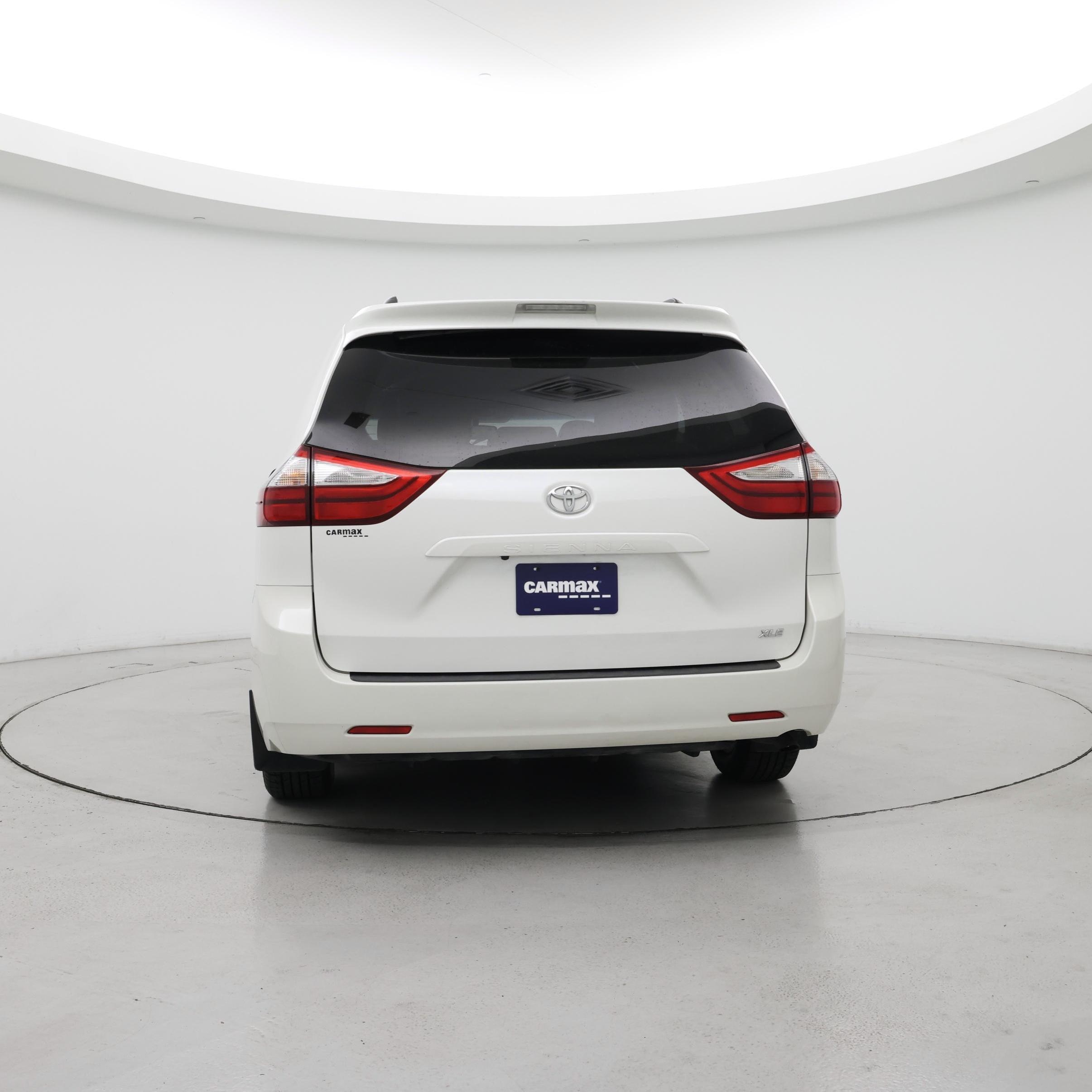 Thumbnail: 2015 Toyota Sienna - 6