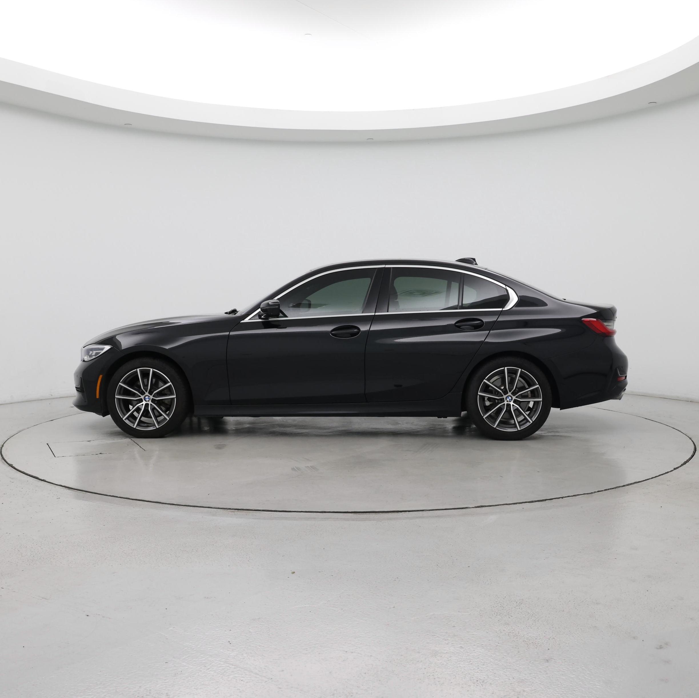 Thumbnail: 2021 BMW 3 Series - 3