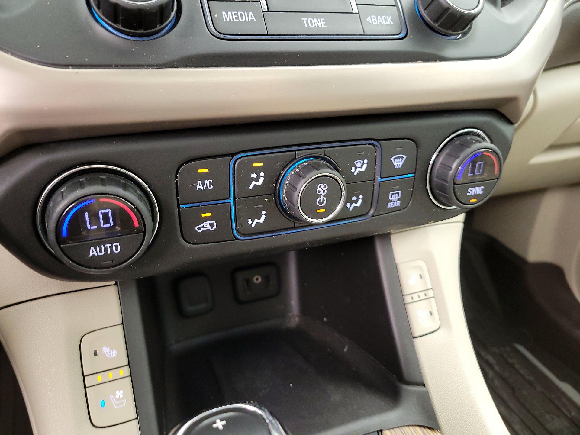 Thumbnail: 2017 GMC Acadia - 16