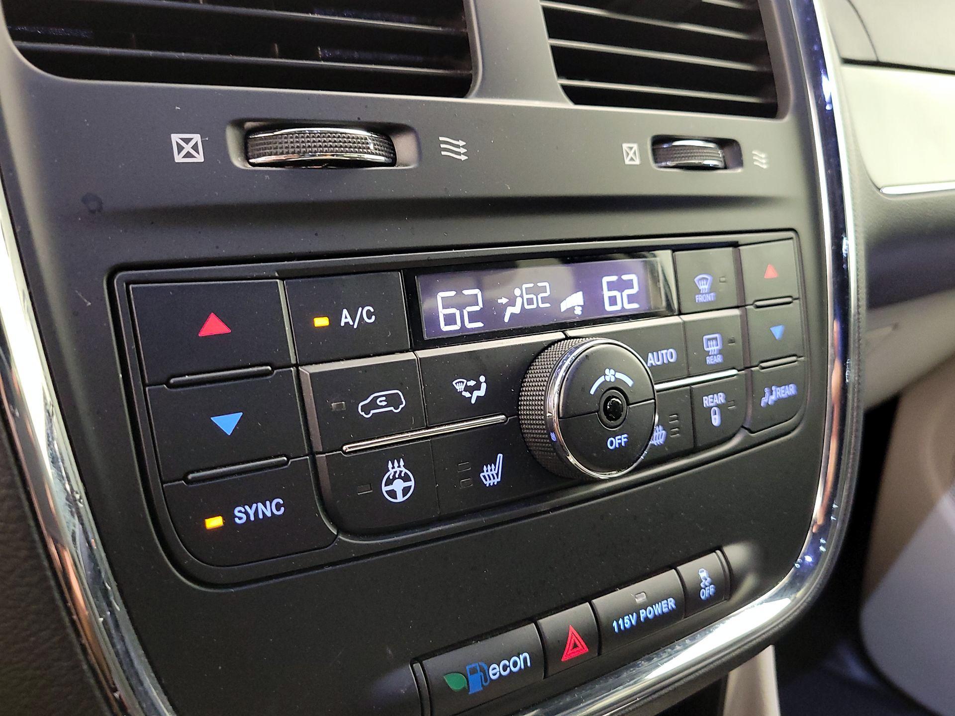 Thumbnail: 2020 Dodge Grand Caravan - 16