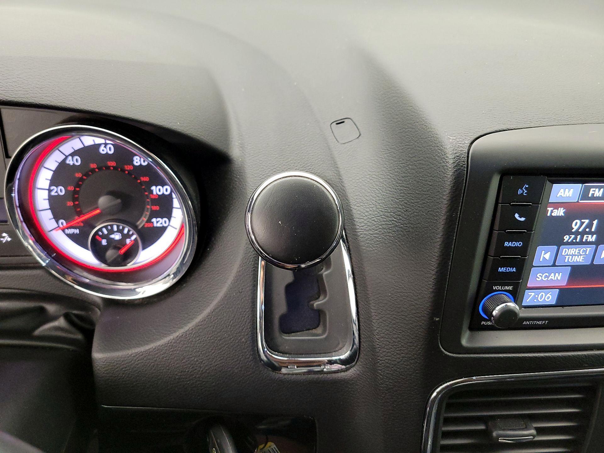 Thumbnail: 2020 Dodge Grand Caravan - 17