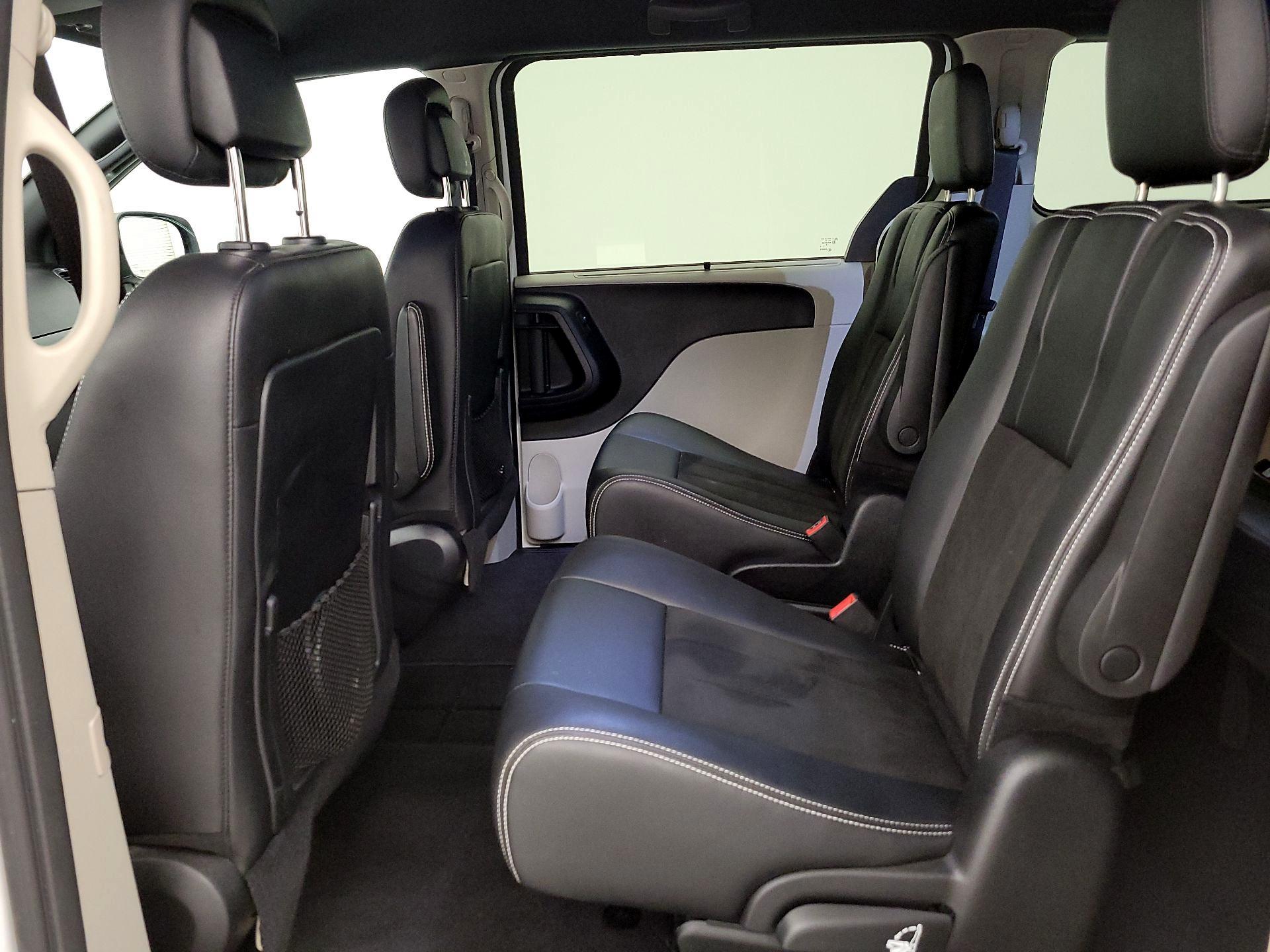 Thumbnail: 2020 Dodge Grand Caravan - 19