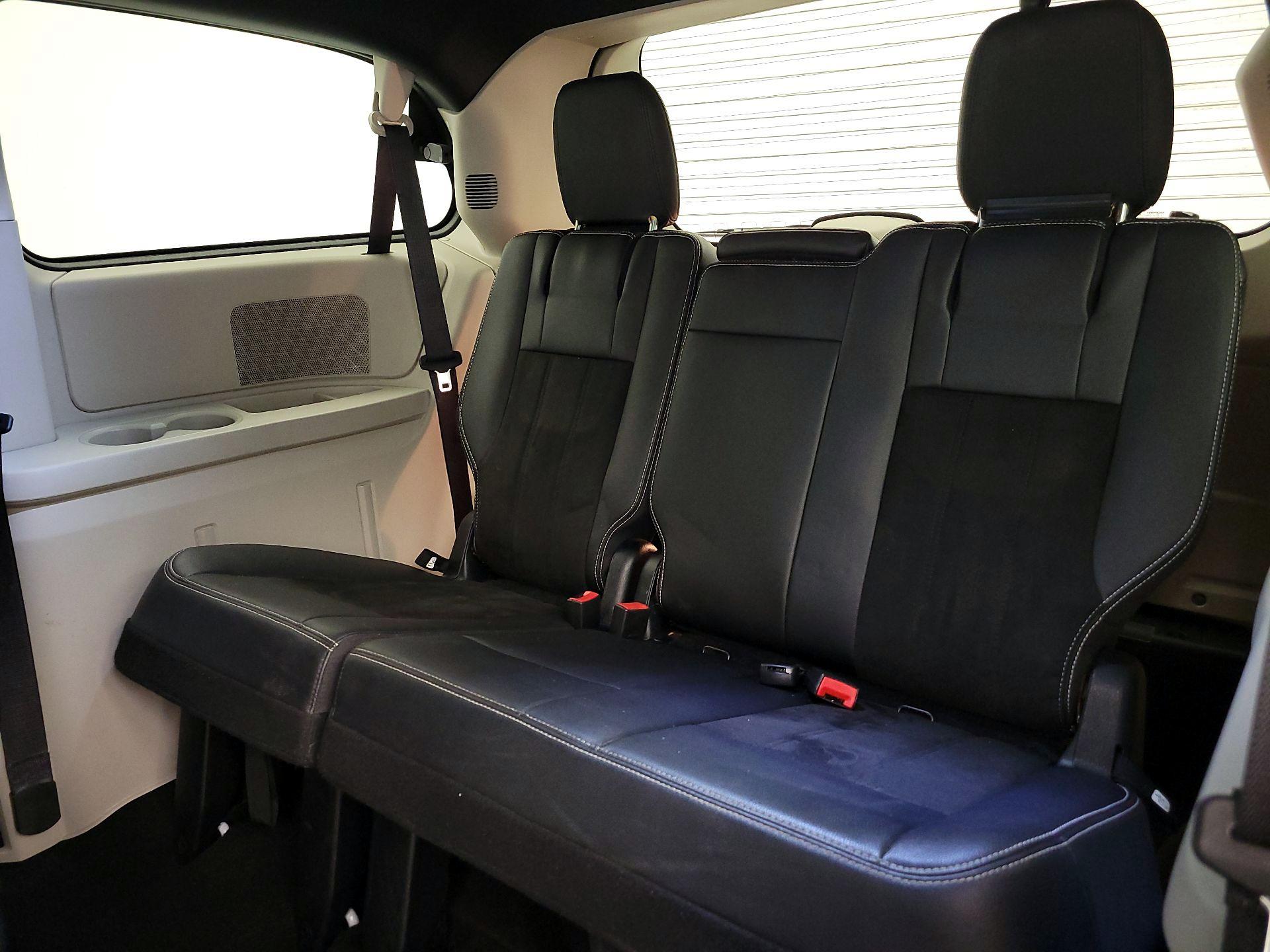Thumbnail: 2020 Dodge Grand Caravan - 20