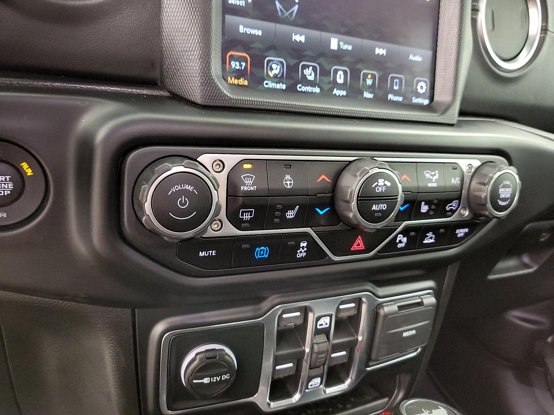 Thumbnail: 2021 Jeep Wrangler - 17