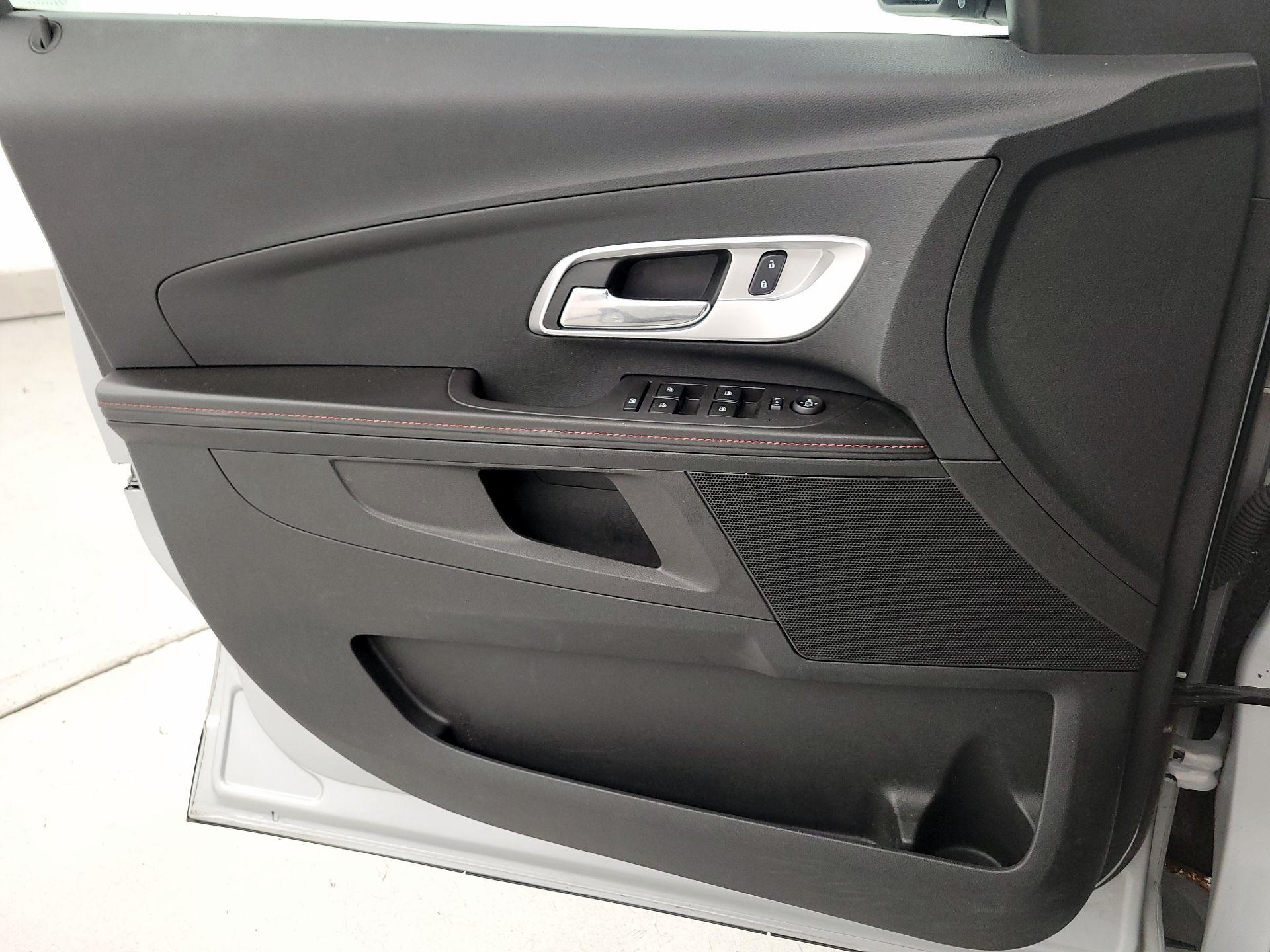 Thumbnail: 2015 Chevrolet Equinox - 12