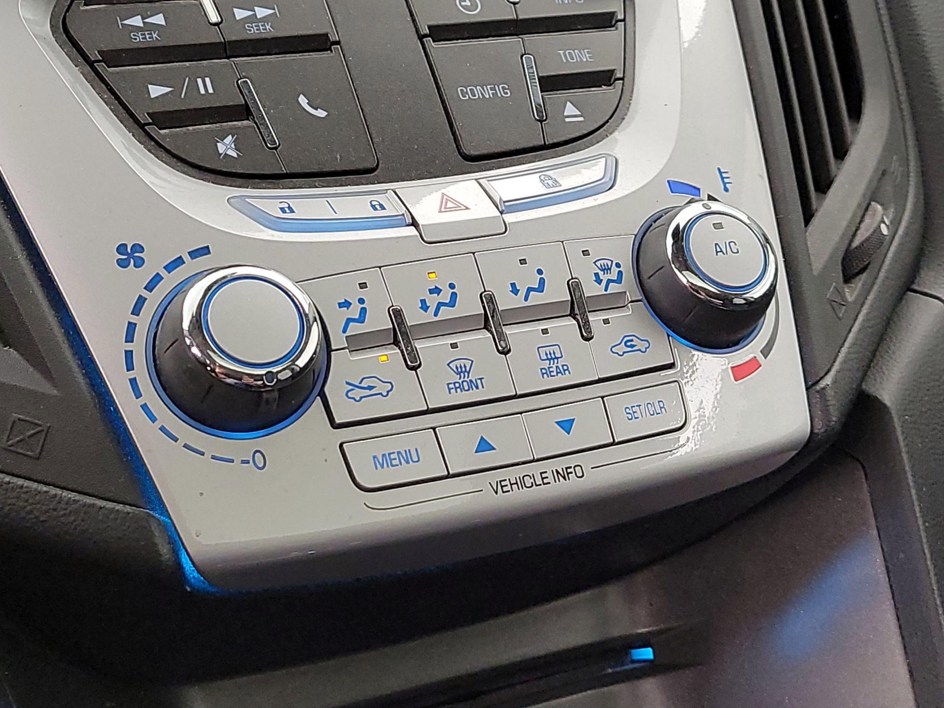 Thumbnail: 2015 Chevrolet Equinox - 15