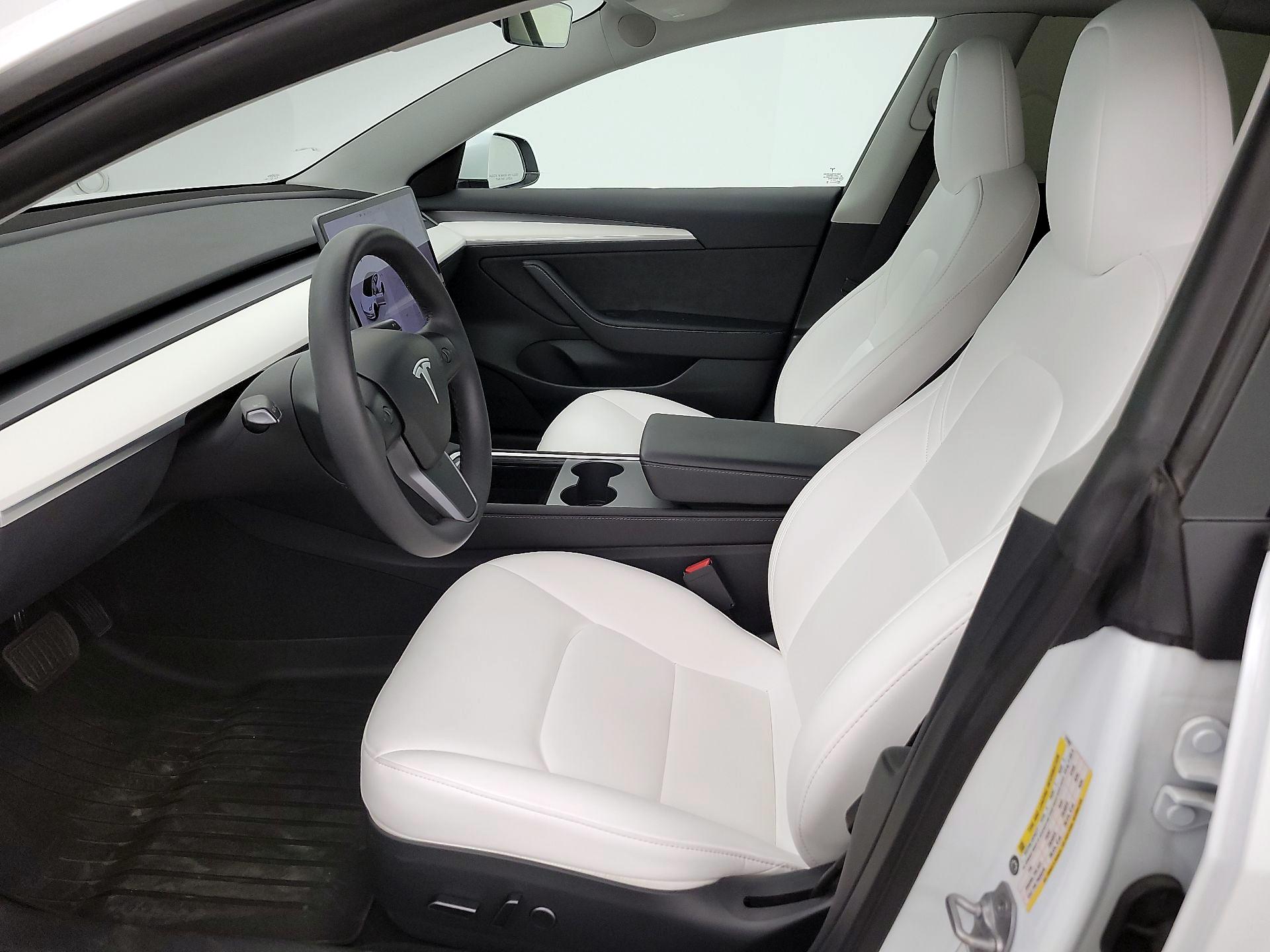 Thumbnail: 2023 Tesla Model 3 - 11