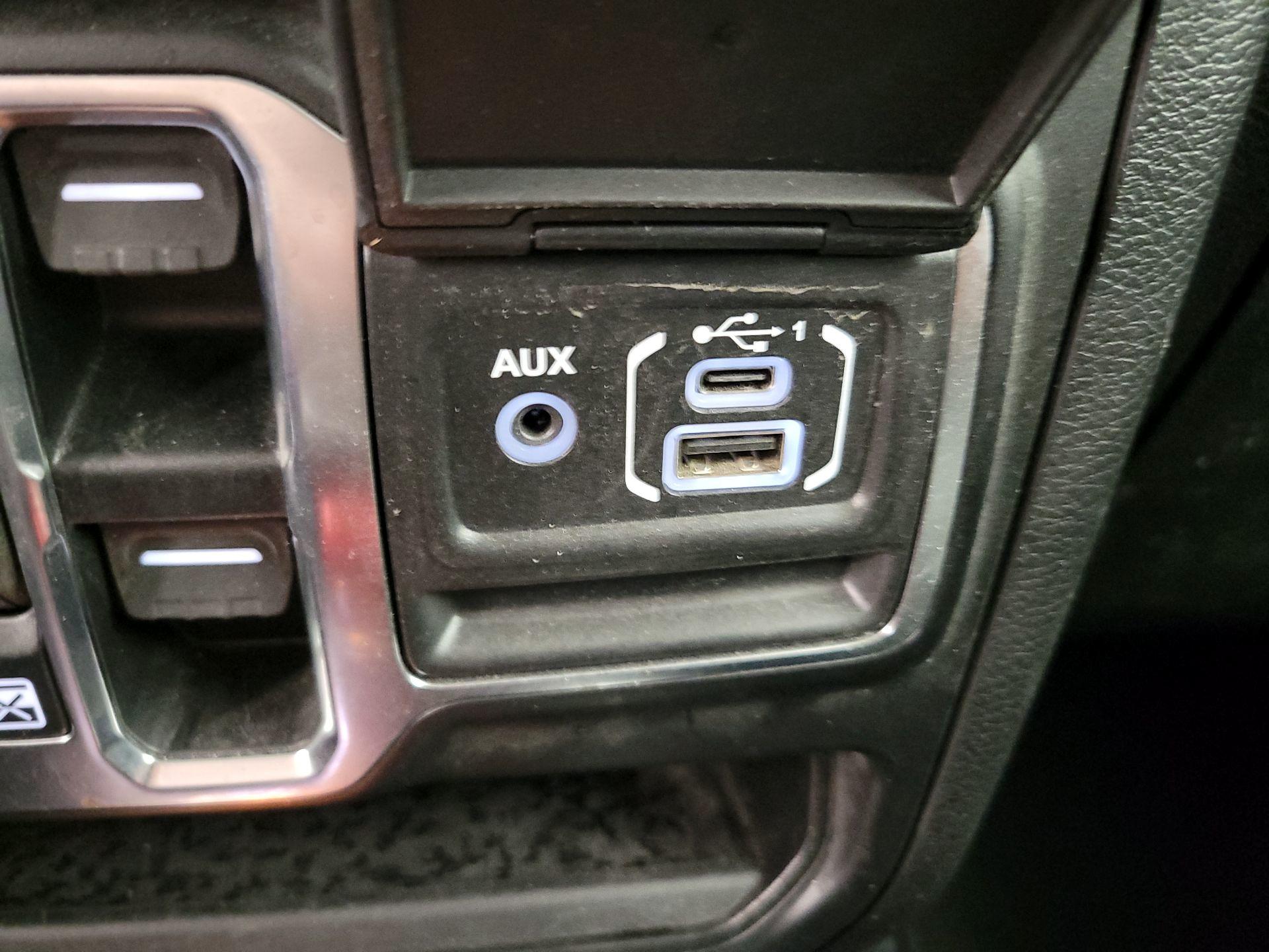 Thumbnail: 2021 Jeep Gladiator - 19