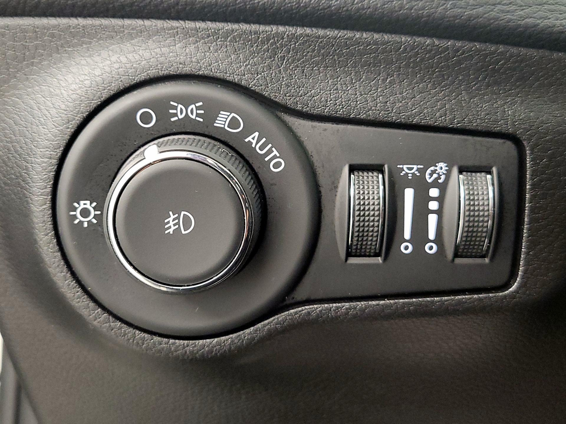 Thumbnail: 2020 Jeep Compass - 13