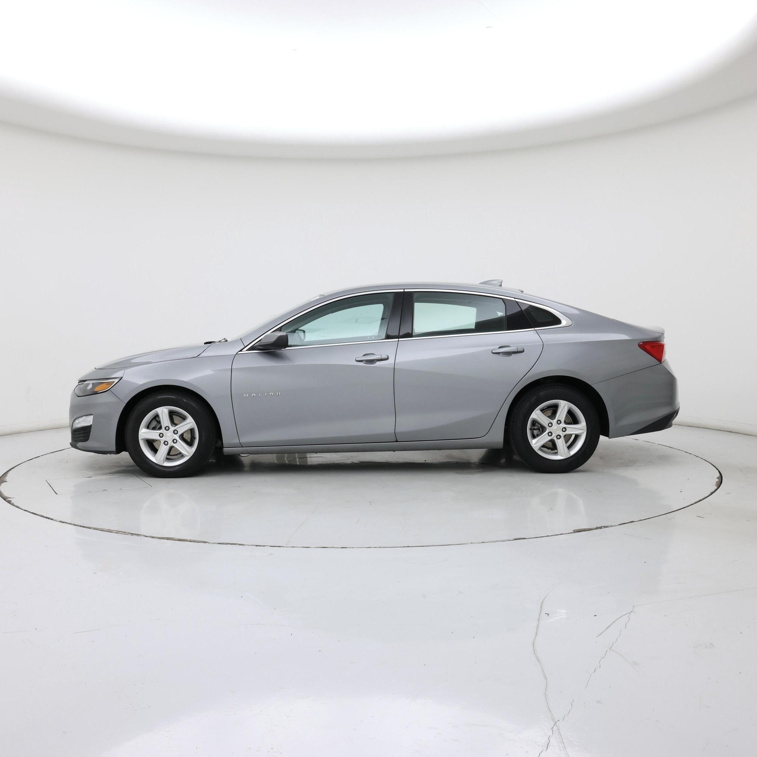 Thumbnail: 2023 Chevrolet Malibu - 3