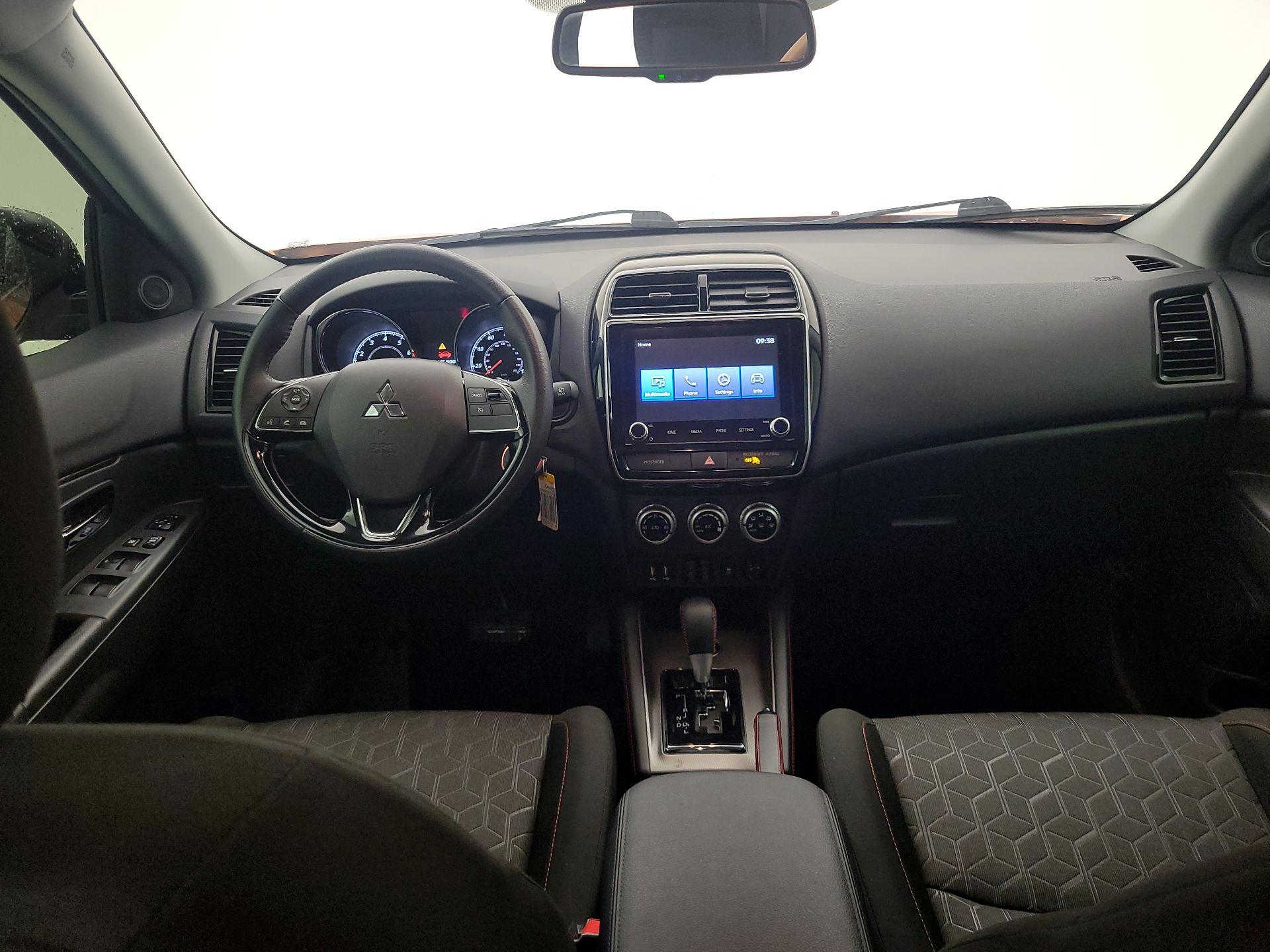 Thumbnail: 2023 Mitsubishi Outlander Sport - 9