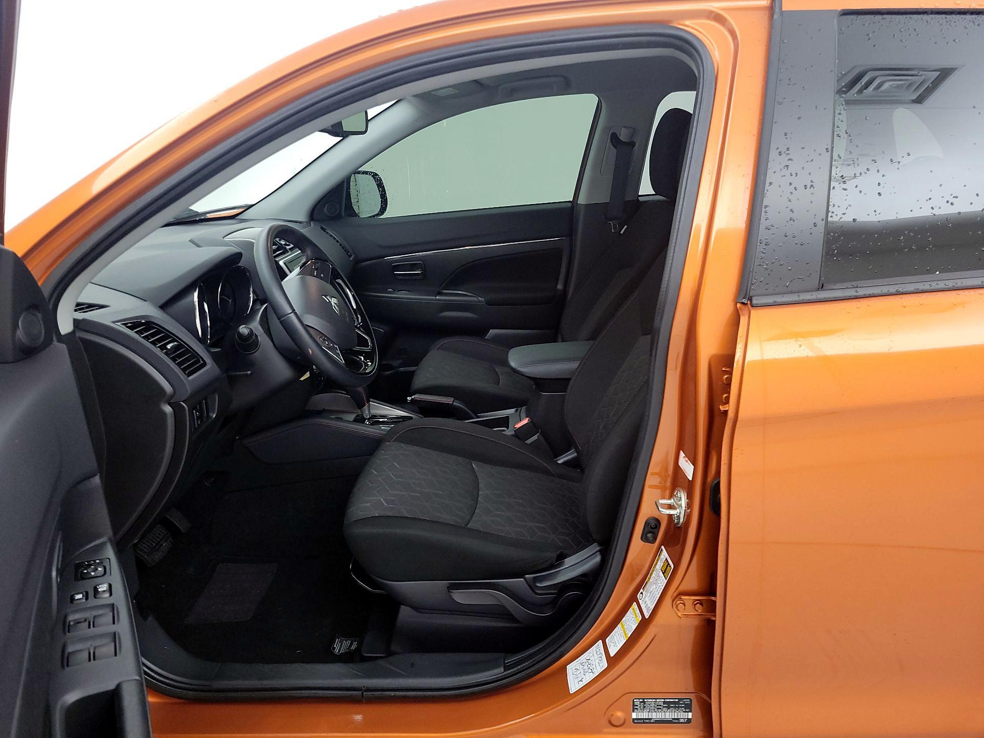 Thumbnail: 2023 Mitsubishi Outlander Sport - 11
