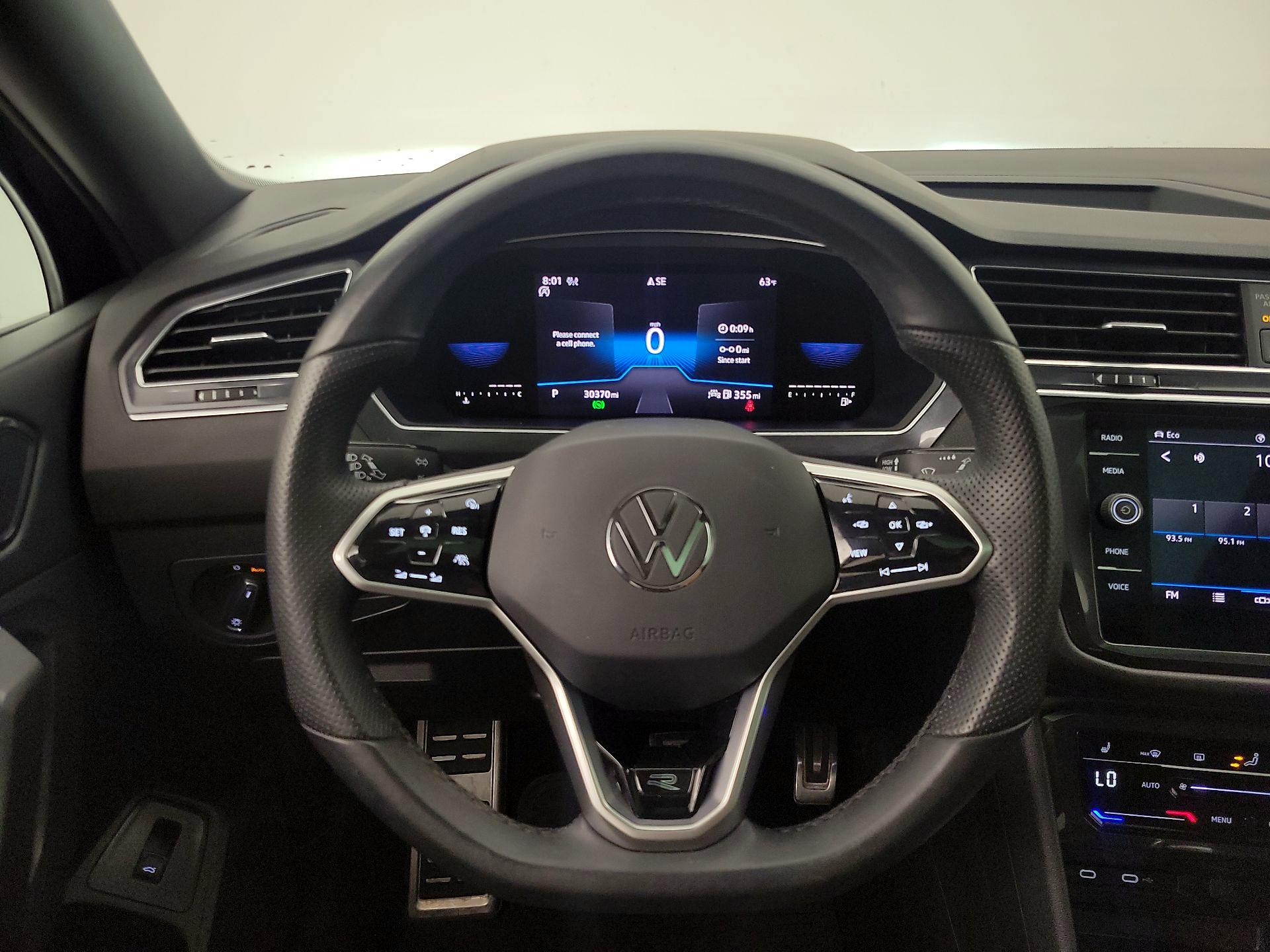 Thumbnail: 2022 Volkswagen Tiguan - 10