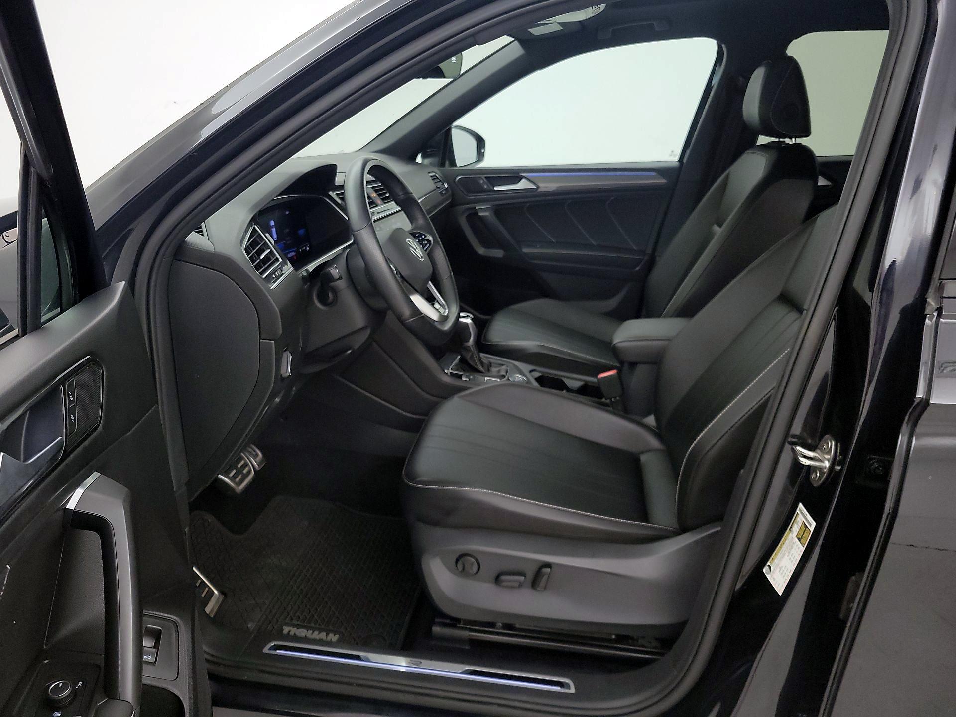 Thumbnail: 2022 Volkswagen Tiguan - 11