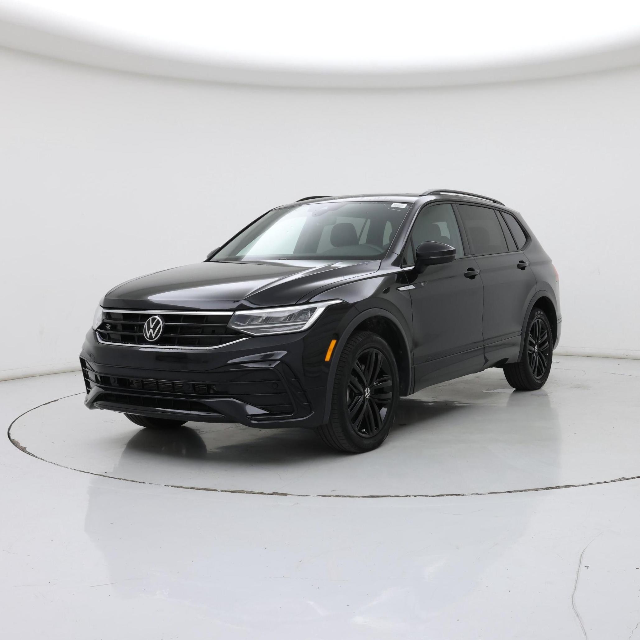 Thumbnail: 2022 Volkswagen Tiguan - 4