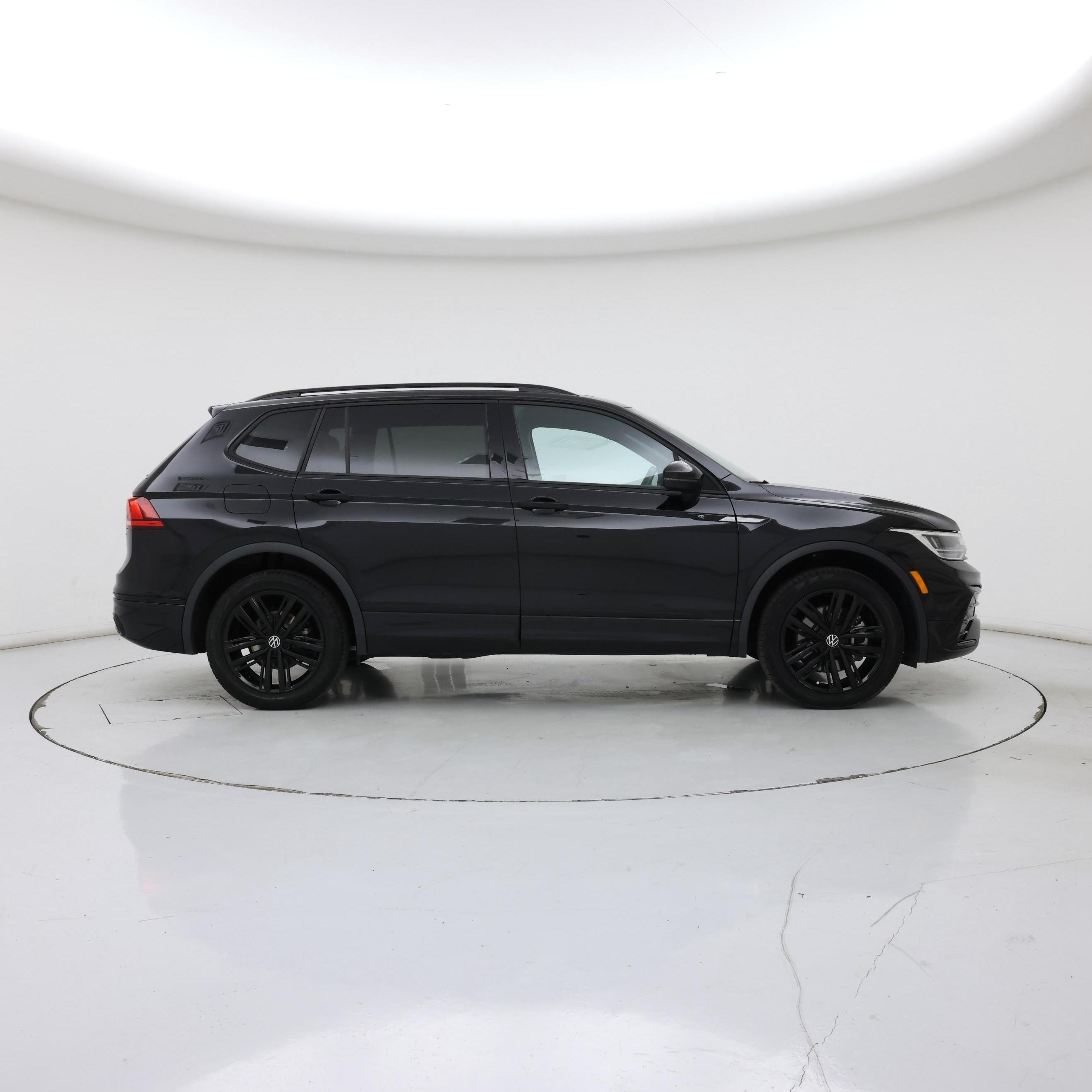 Thumbnail: 2022 Volkswagen Tiguan - 7