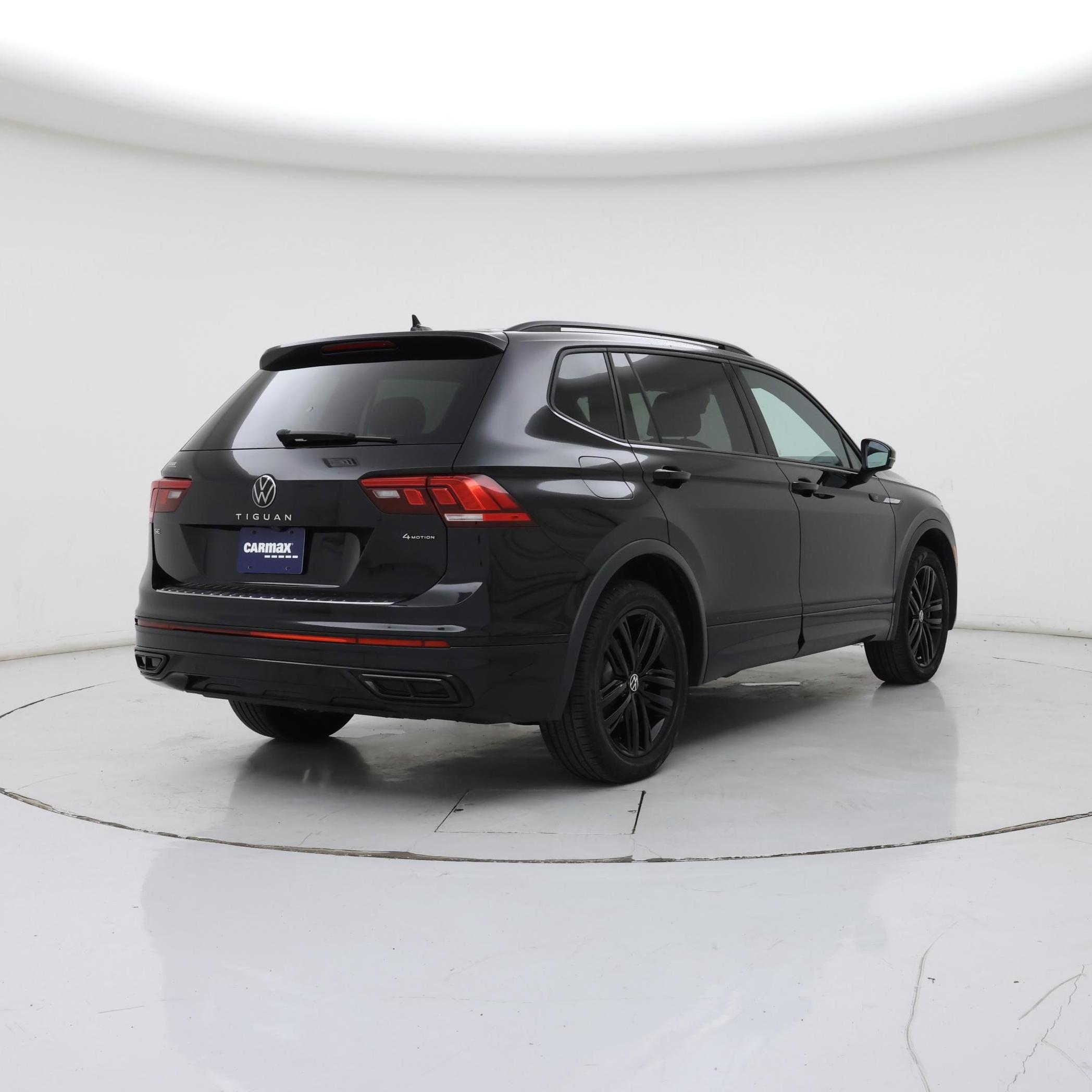 Thumbnail: 2022 Volkswagen Tiguan - 8